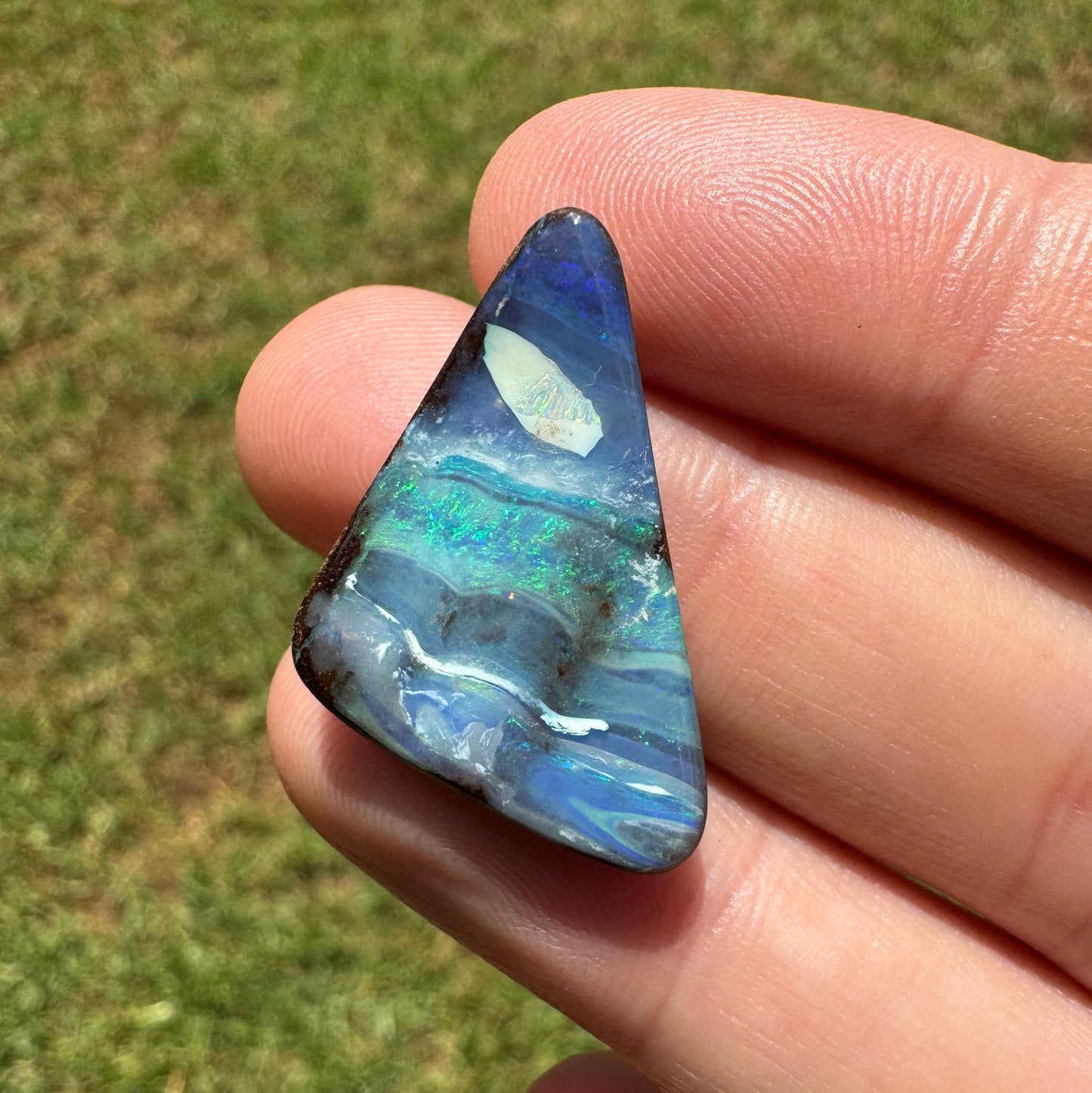 13.35 Ct triangle boulder opal