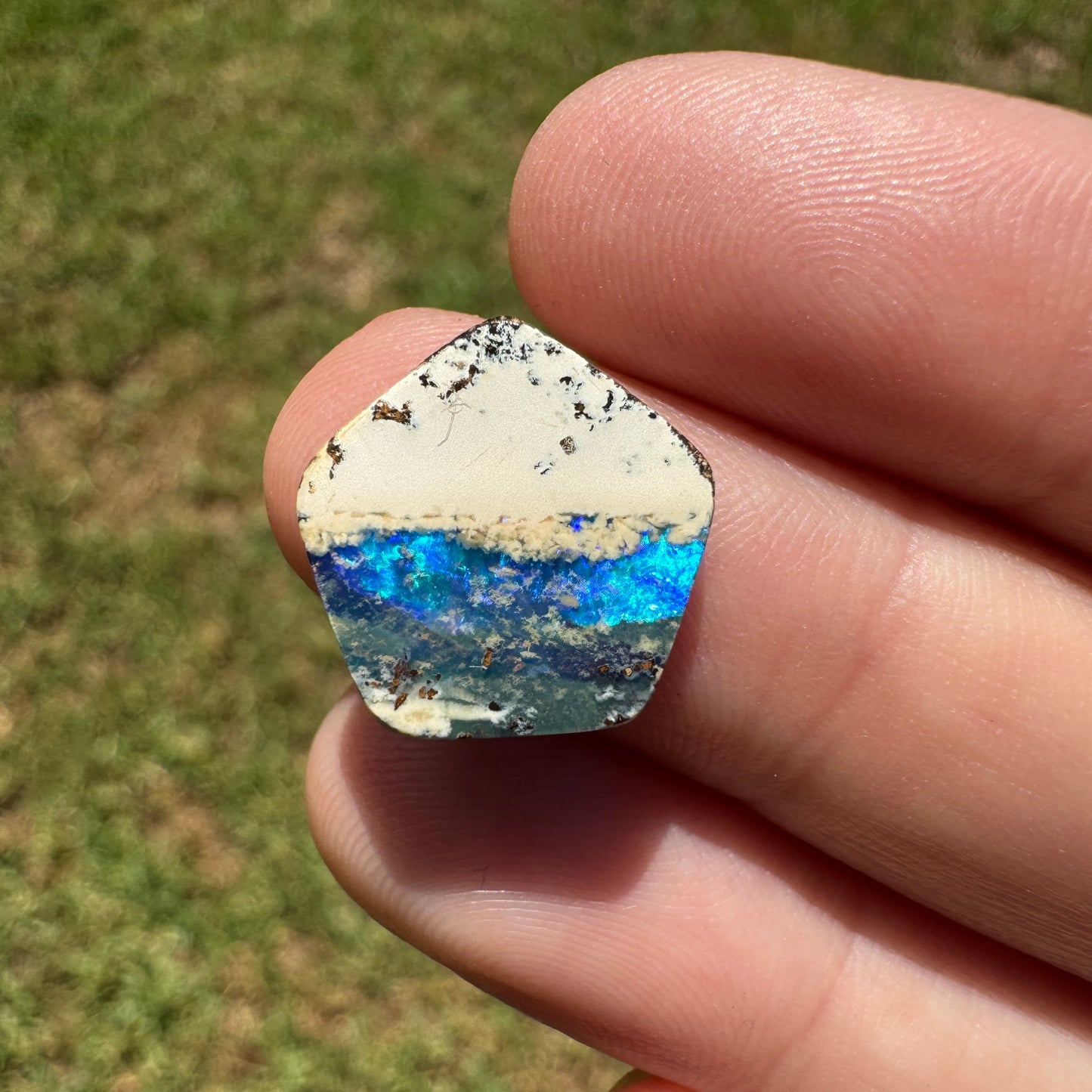 4.21 Ct rolling flash boulder opal