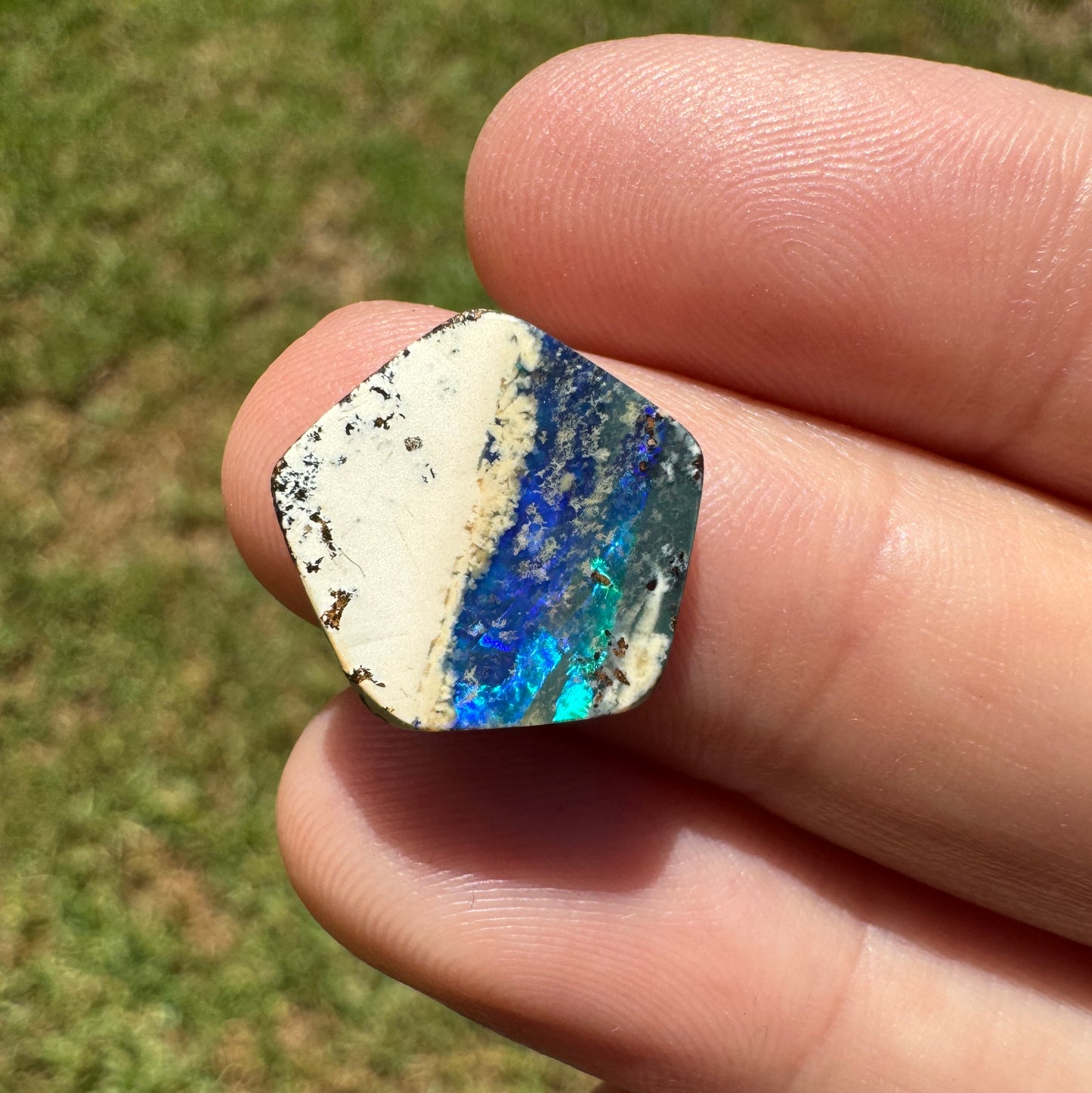 4.21 Ct rolling flash boulder opal