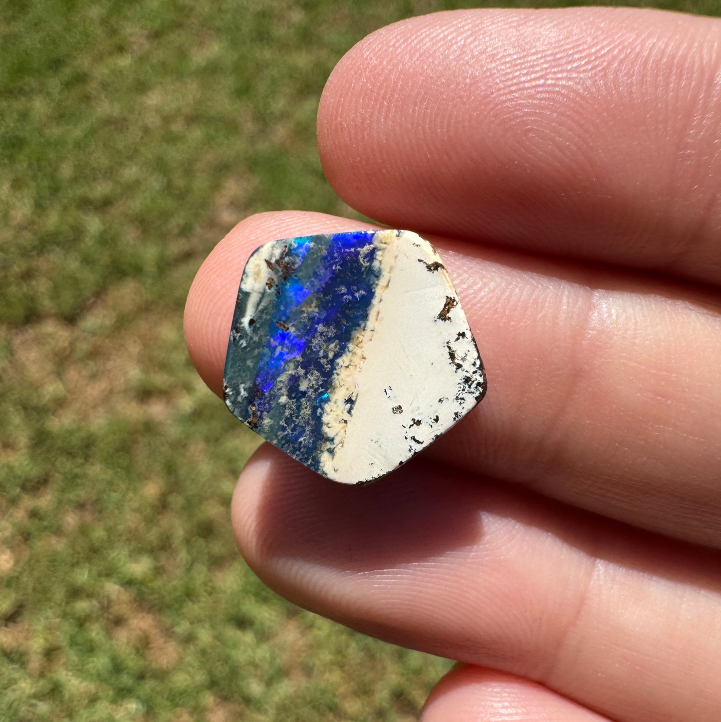 4.21 Ct rolling flash boulder opal