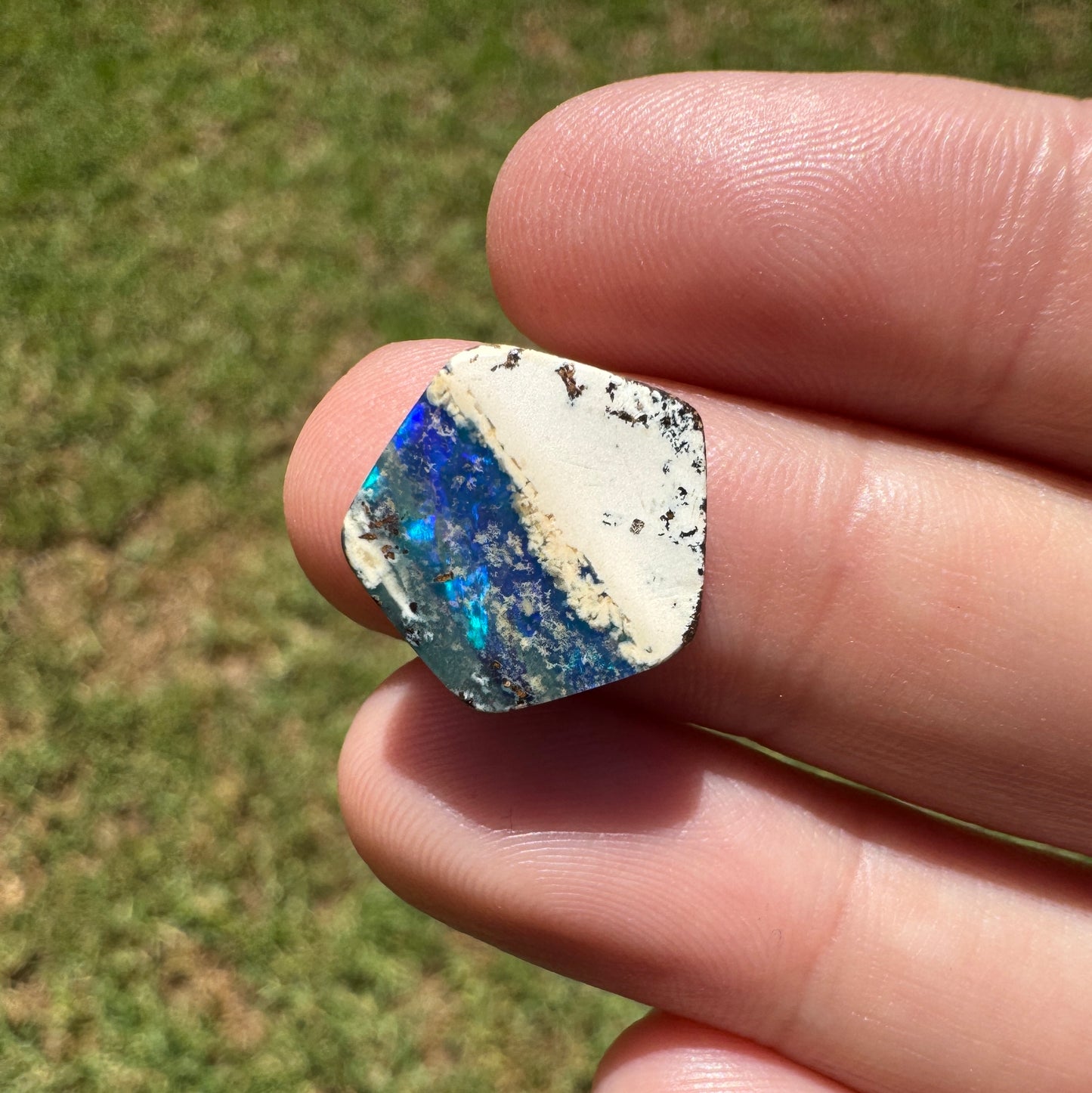 4.21 Ct rolling flash boulder opal