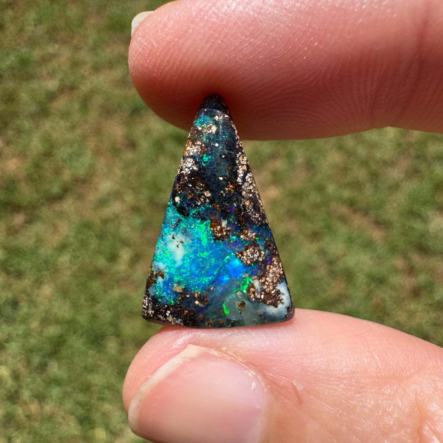 7.23 Ct triangle boulder opal