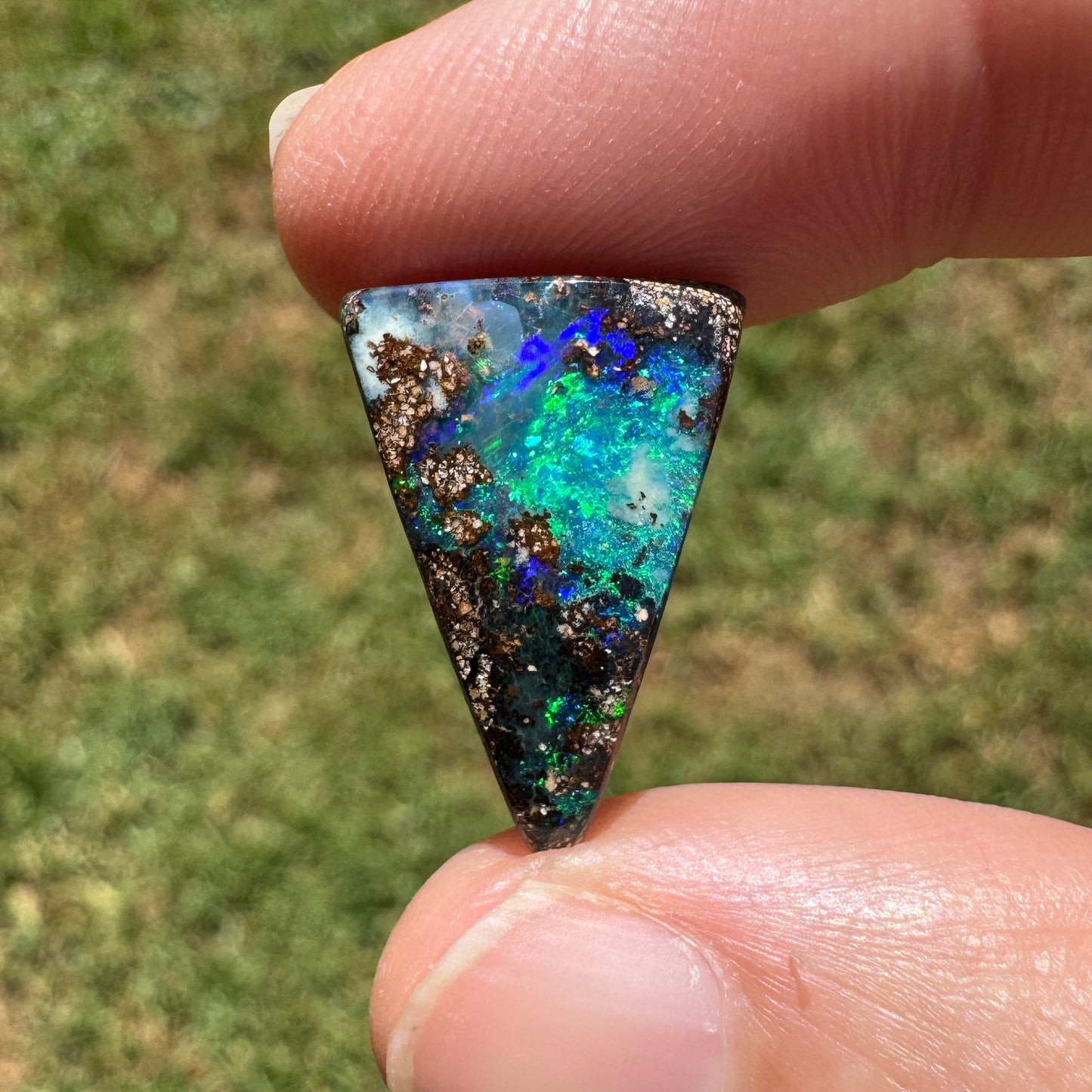 7.23 Ct triangle boulder opal