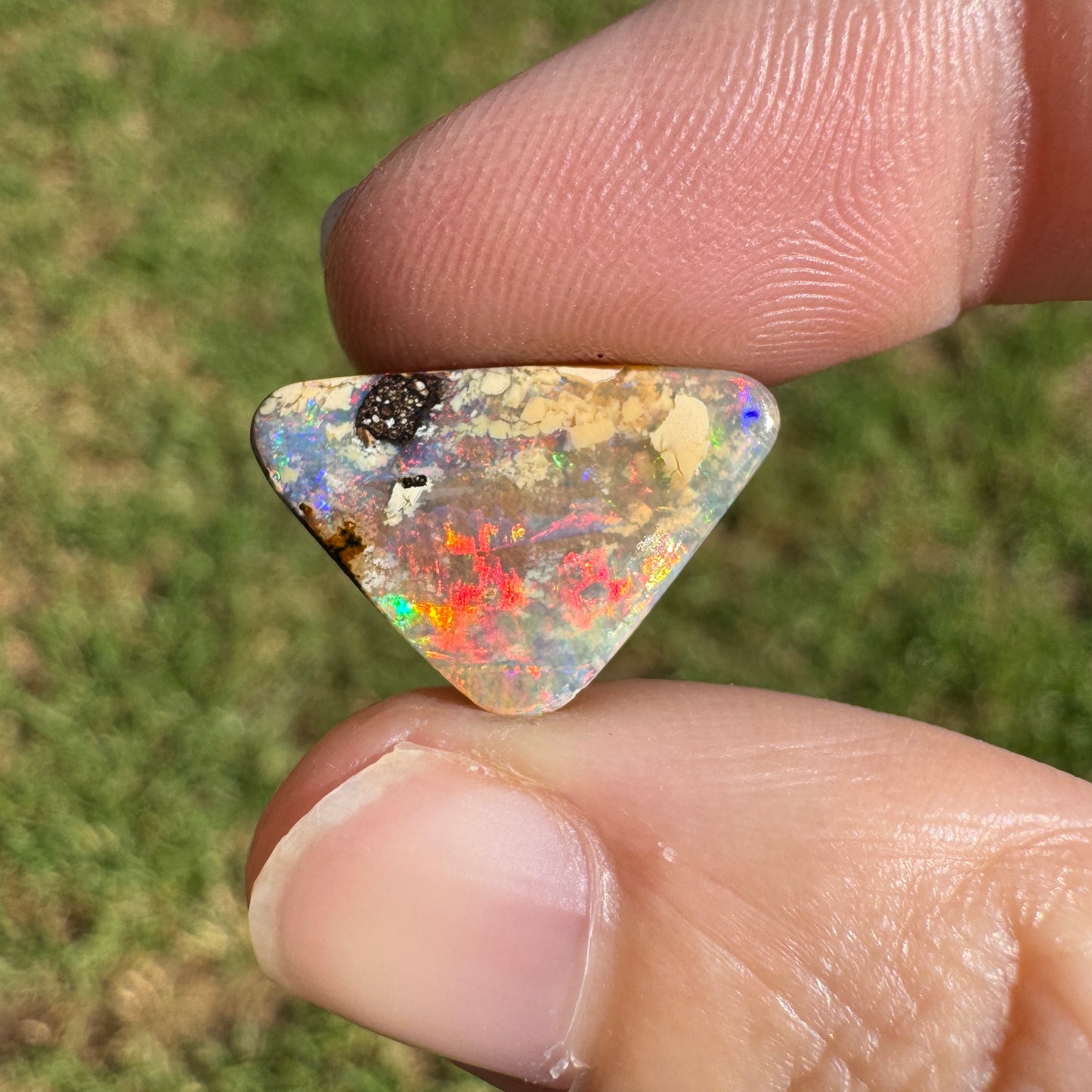 6.23 Ct triangle boulder opal