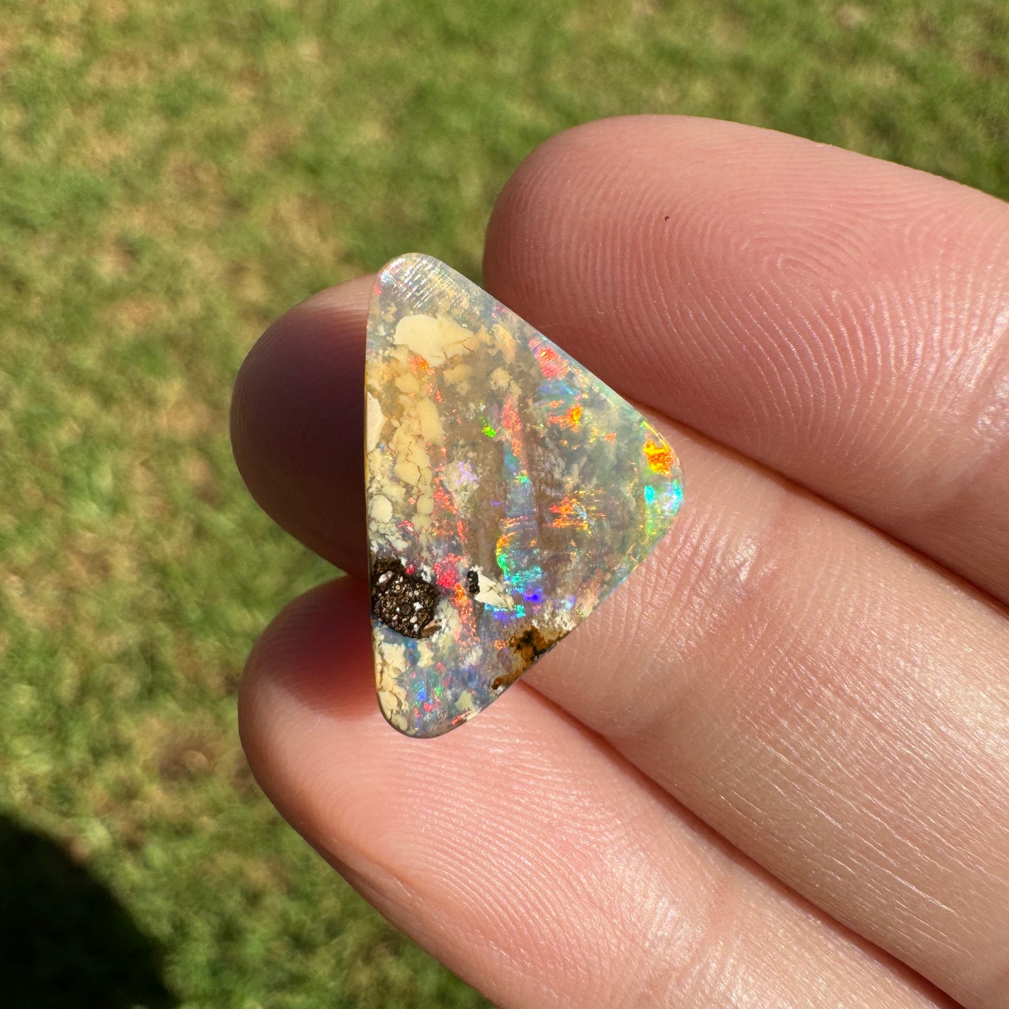 6.23 Ct triangle boulder opal