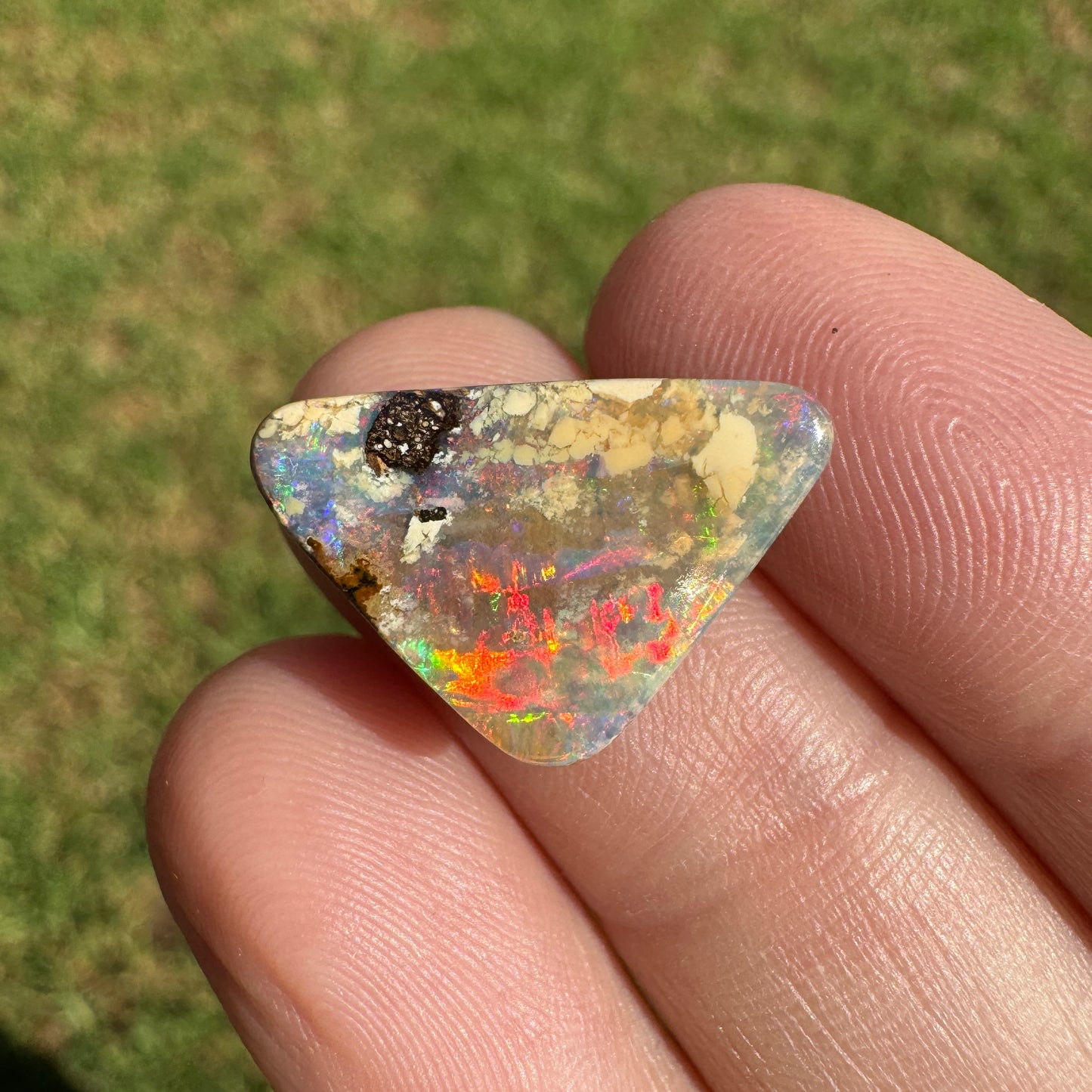 6.23 Ct triangle boulder opal