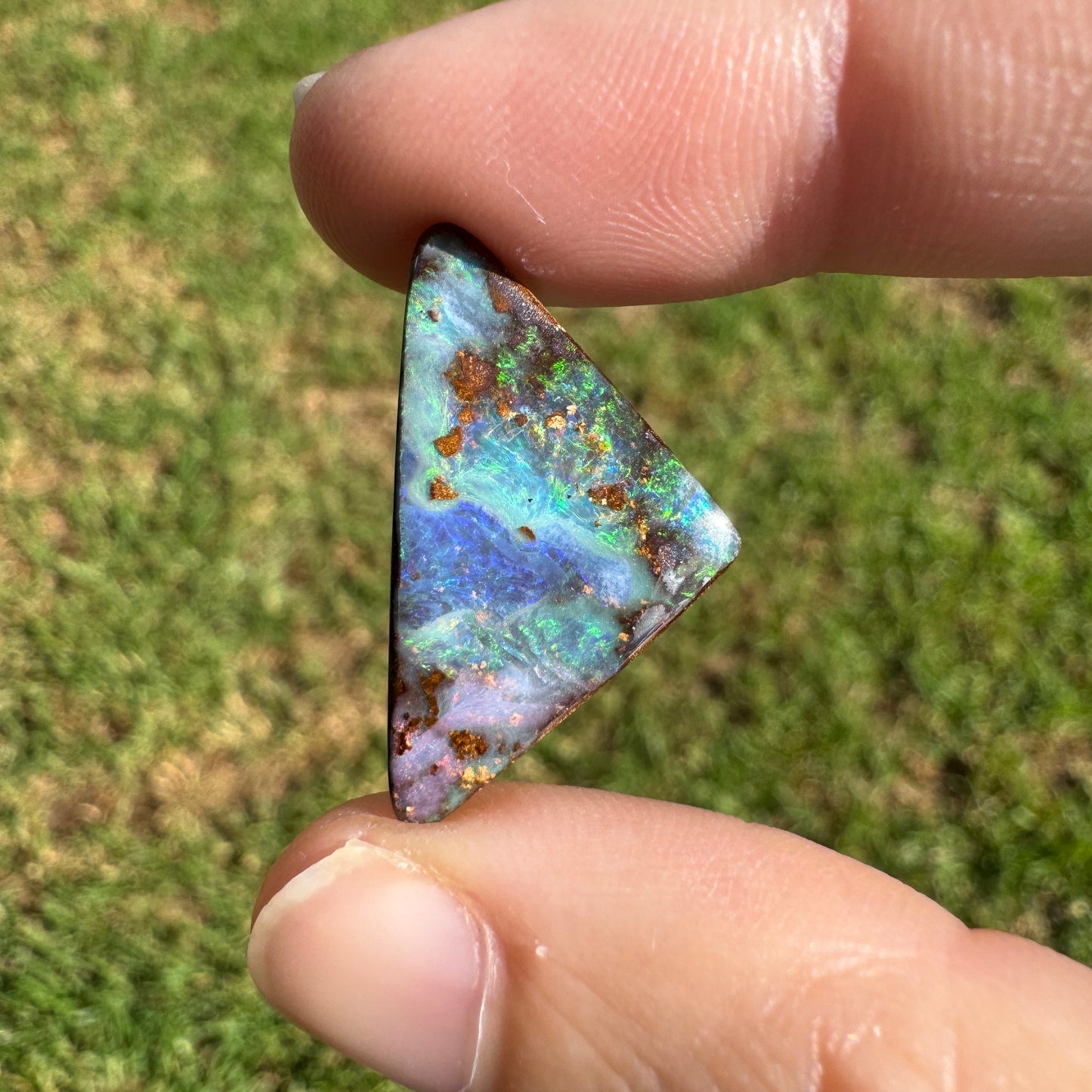 13.27 Ct triangle boulder opal