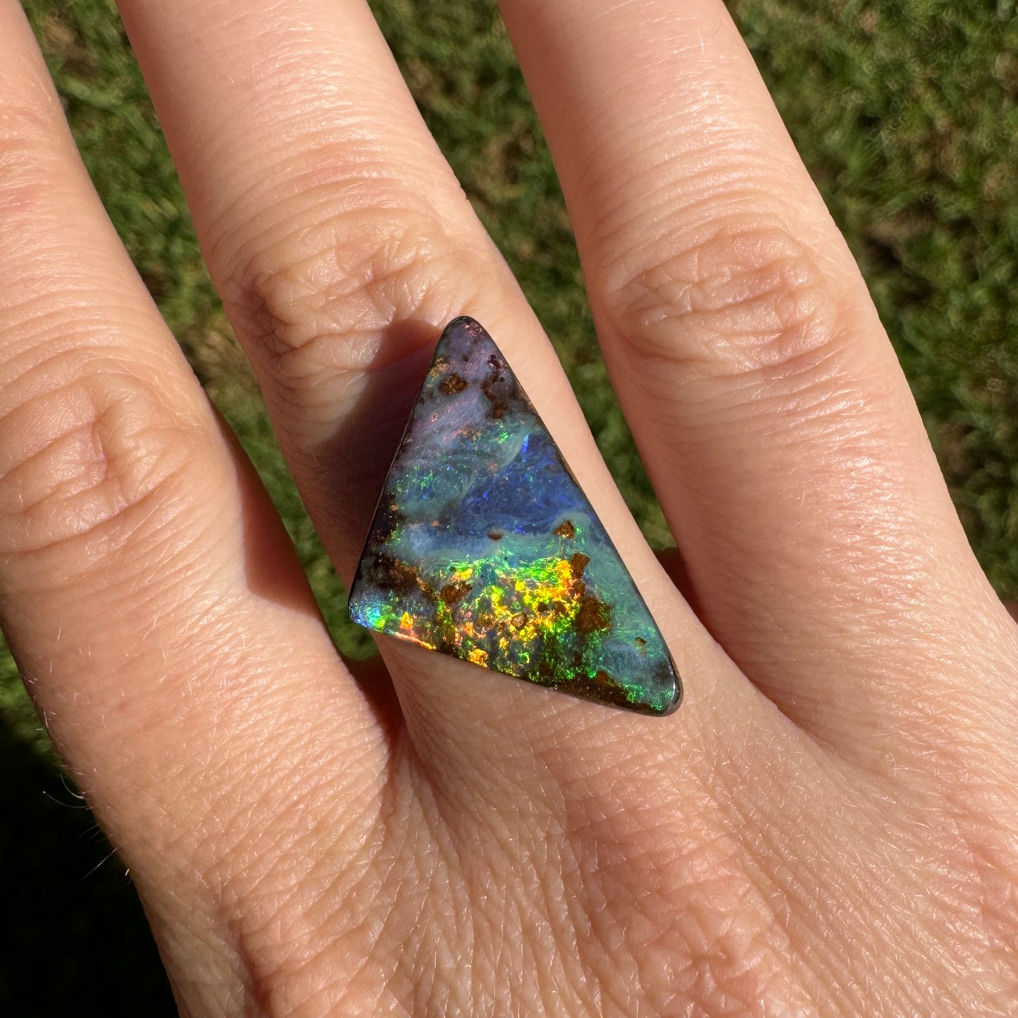 13.27 Ct triangle boulder opal