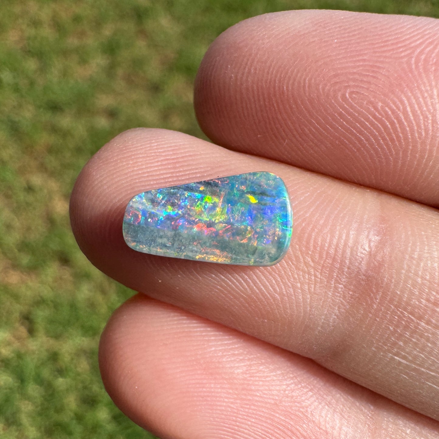 2.36 Ct rainbow boulder opal