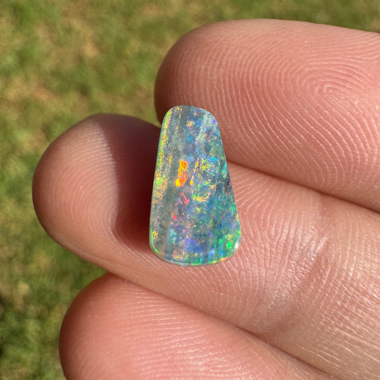 2.36 Ct rainbow boulder opal