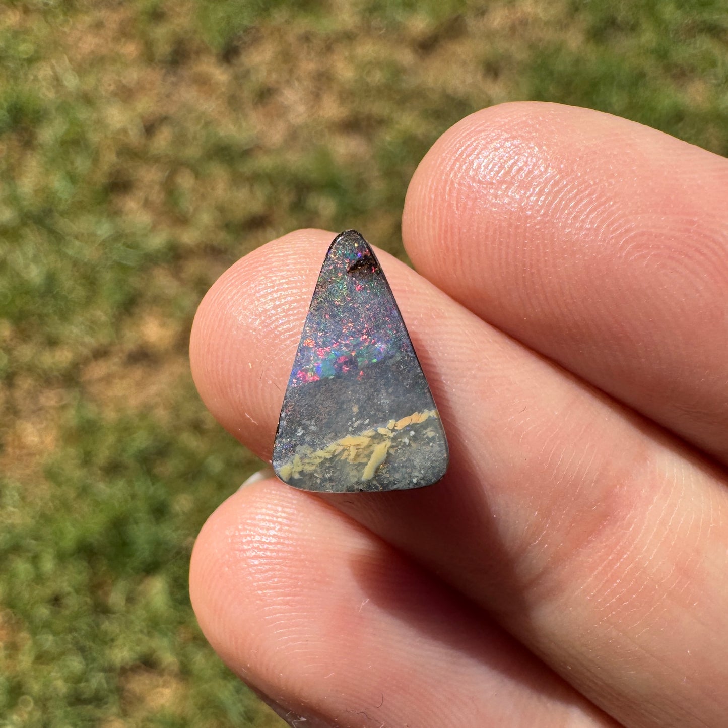 2.62 Ct small boulder opal