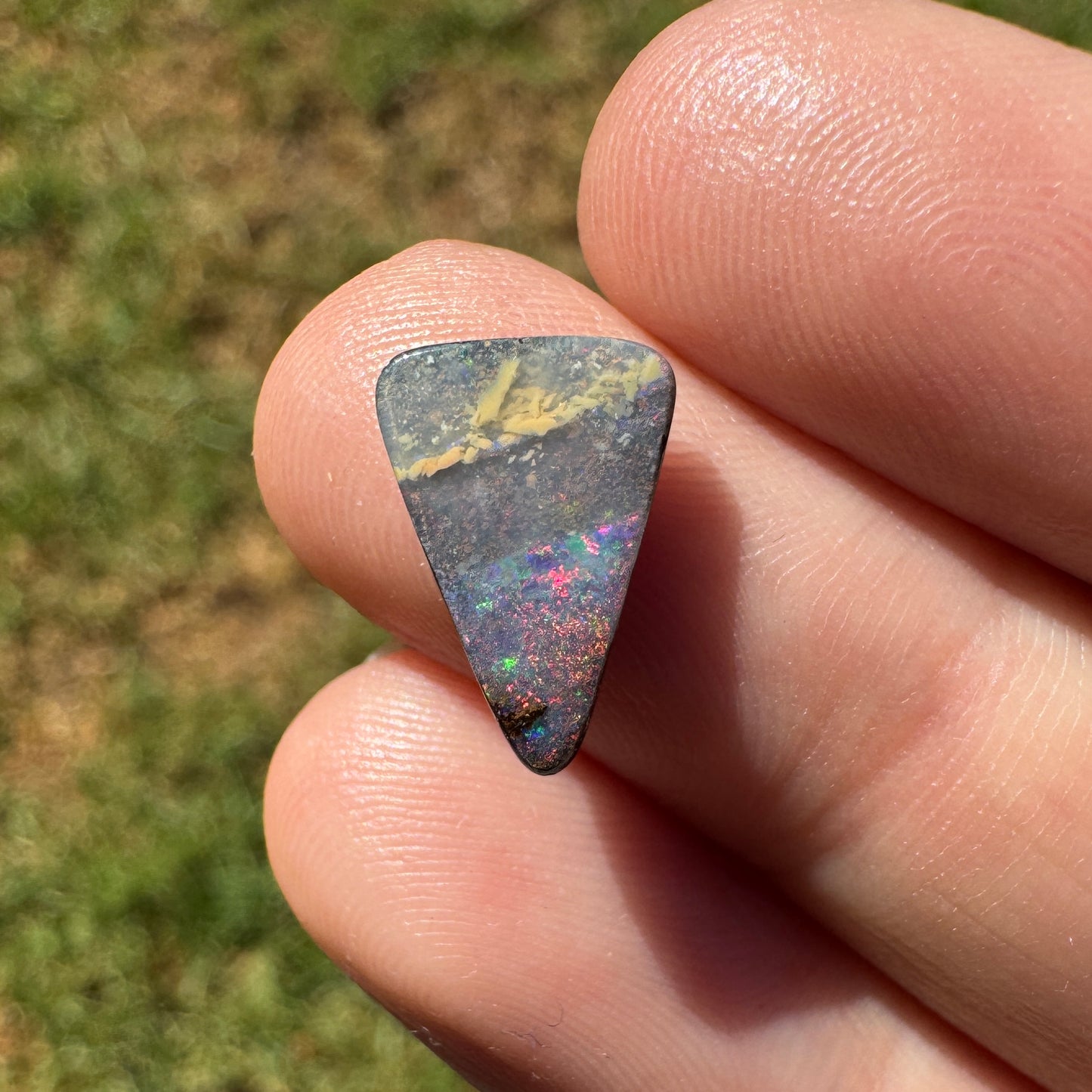 2.62 Ct small boulder opal