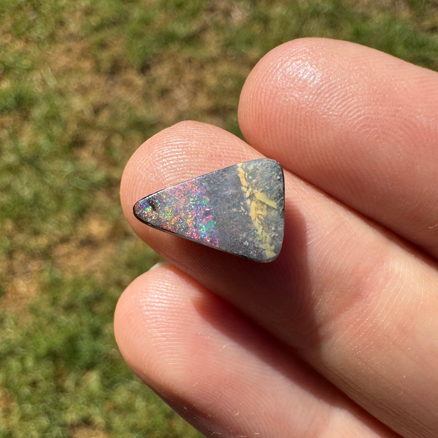 2.62 Ct small boulder opal