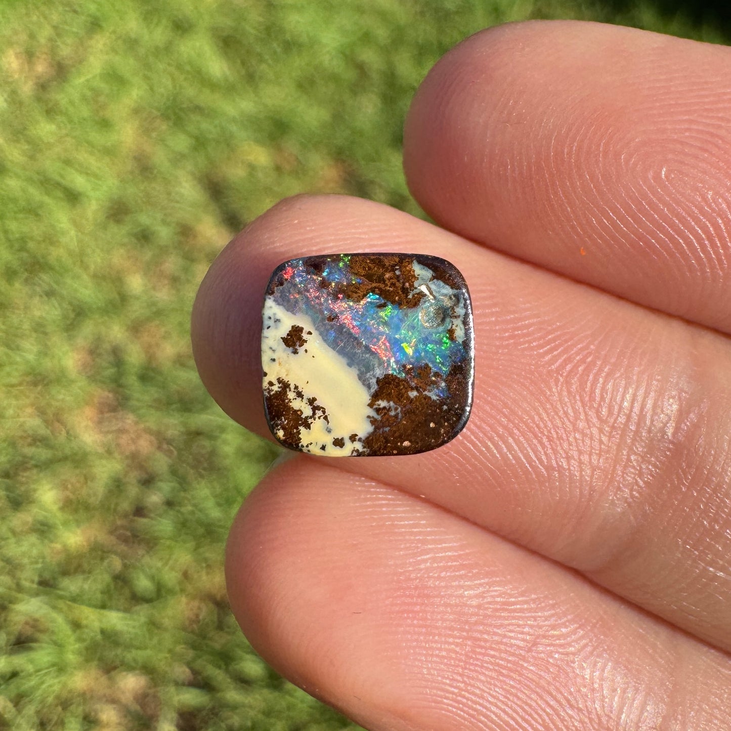 2.72 Ct small boulder opal