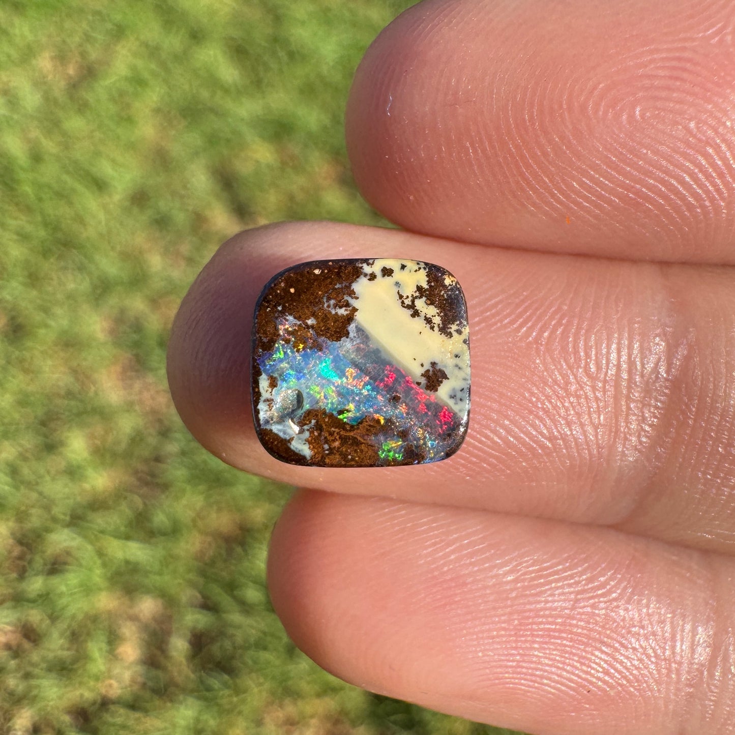 2.72 Ct small boulder opal