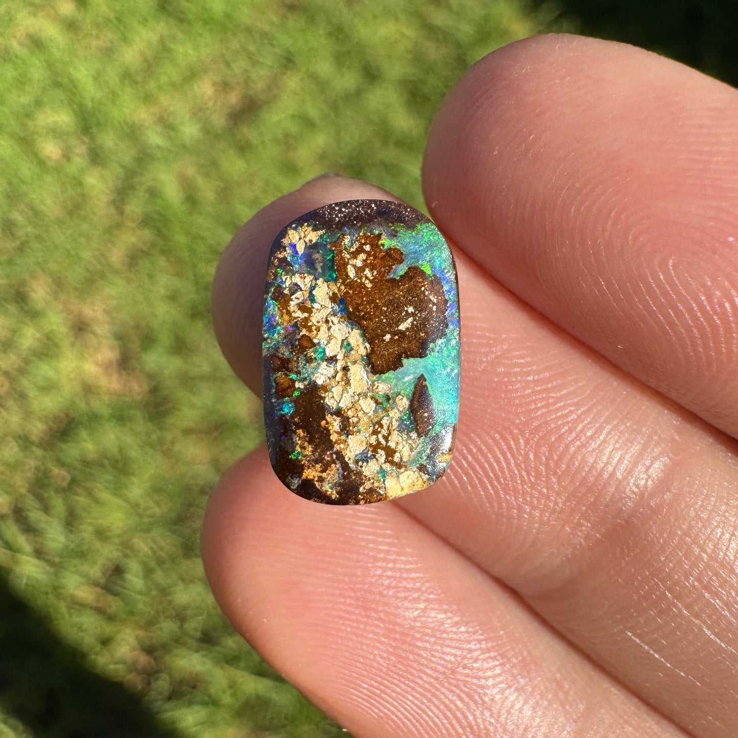 4.71 Ct small boulder opal