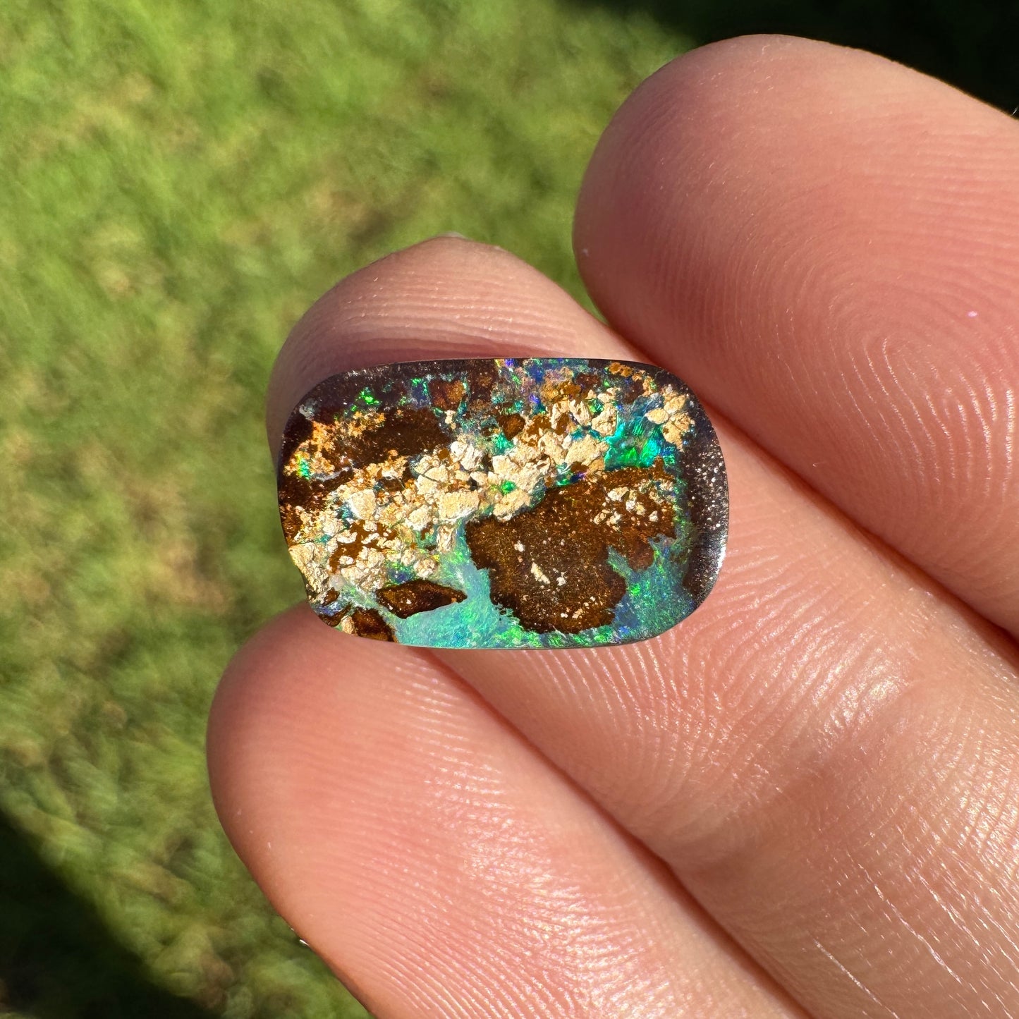 4.71 Ct small boulder opal