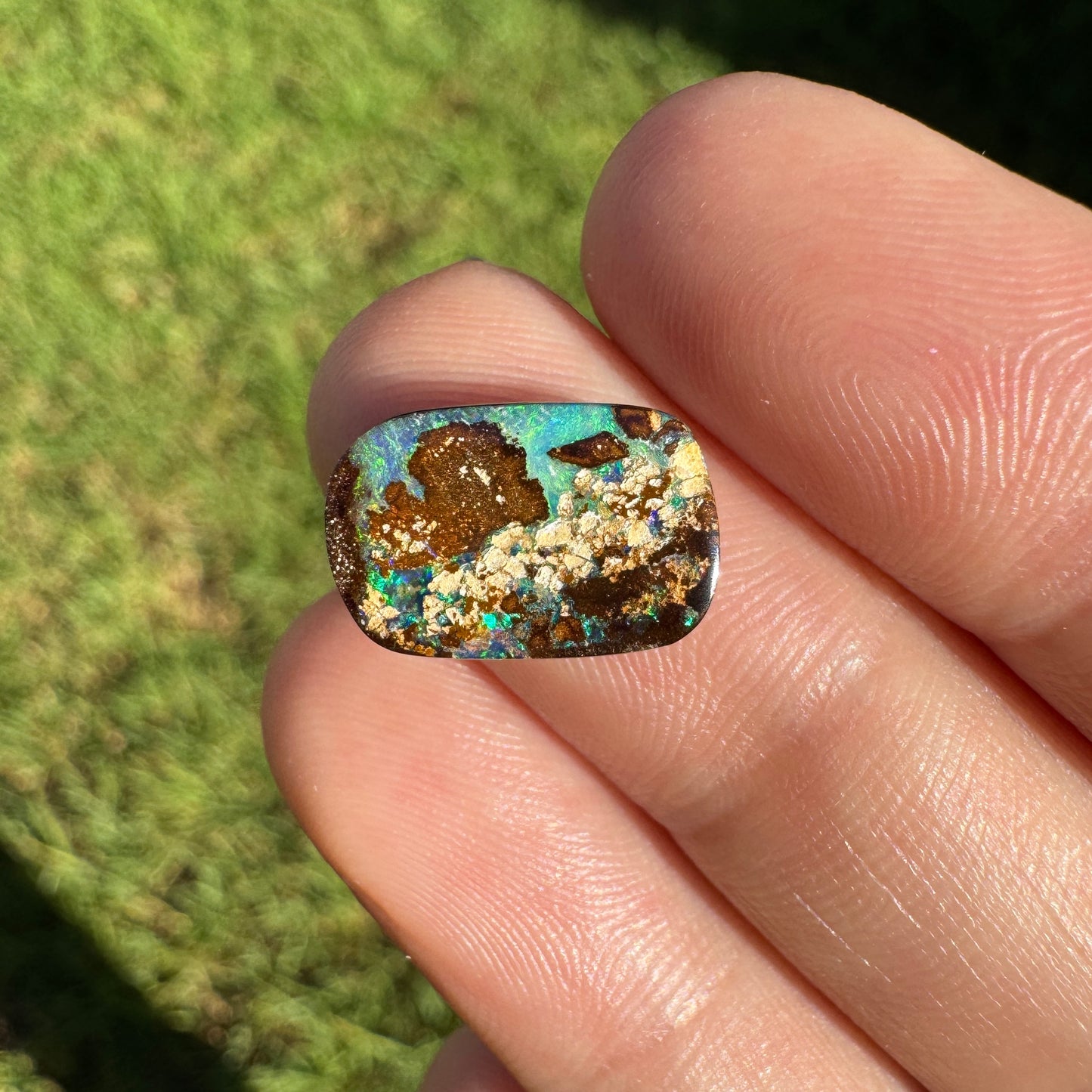 4.71 Ct small boulder opal