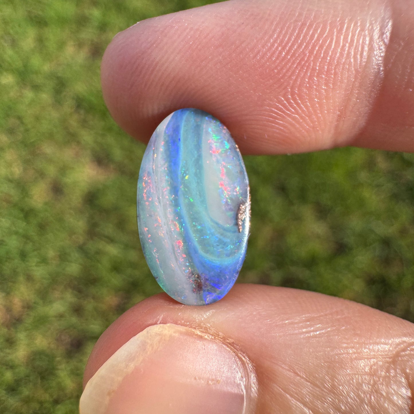 3.85 Ct oval boulder opal