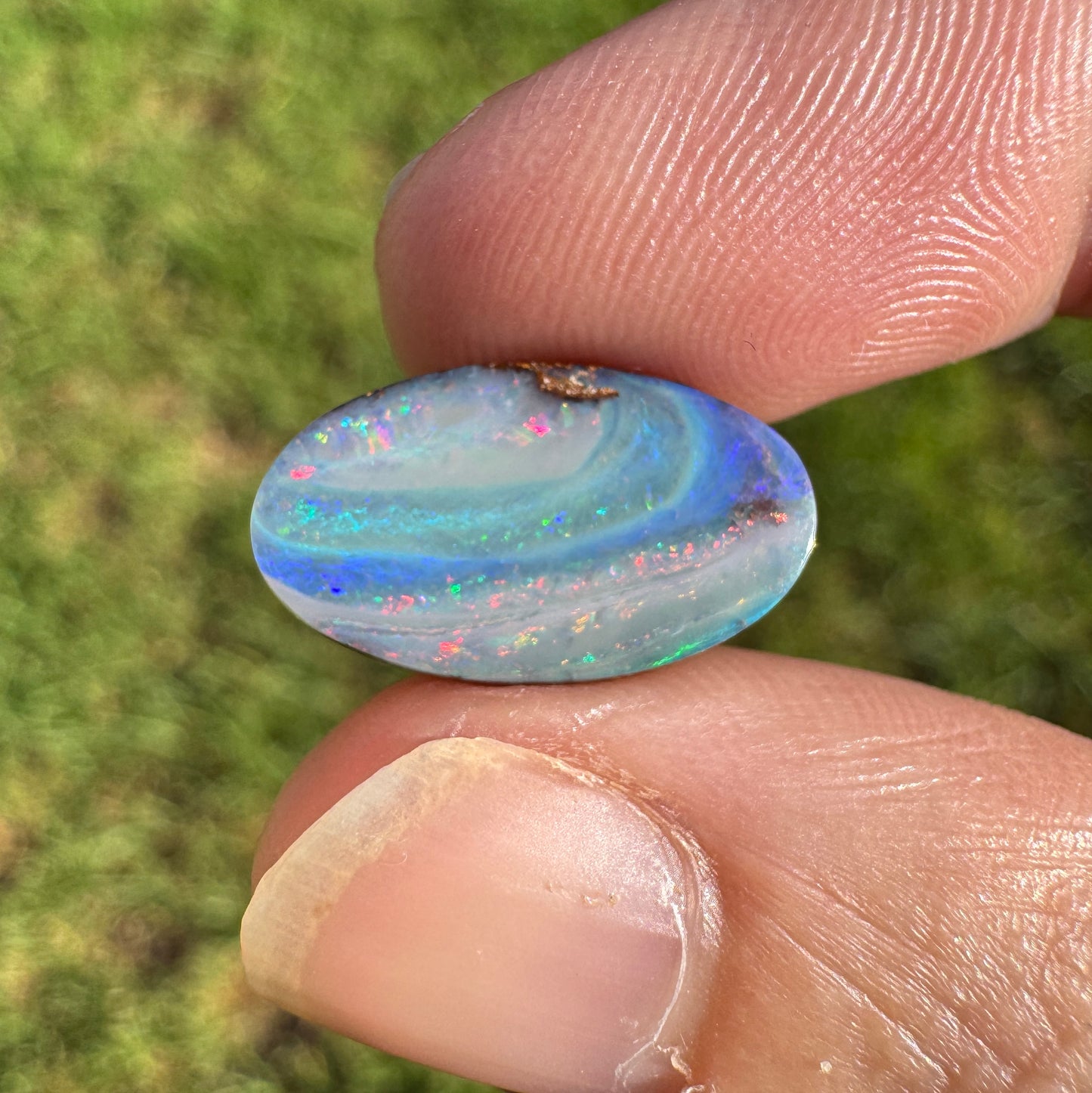 3.85 Ct oval boulder opal