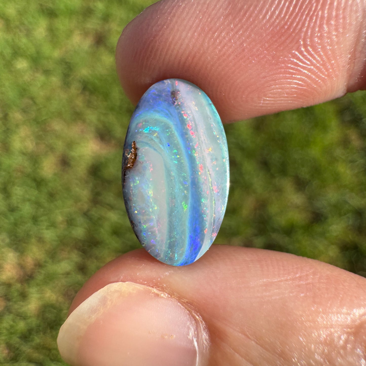 3.85 Ct oval boulder opal