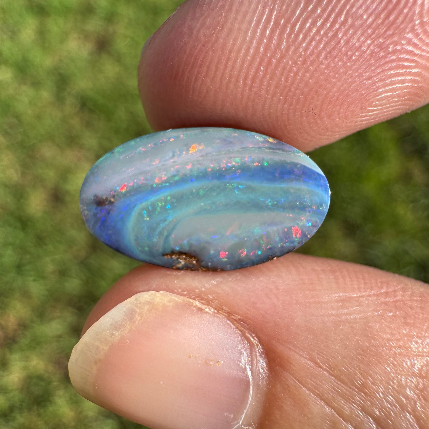 3.85 Ct oval boulder opal