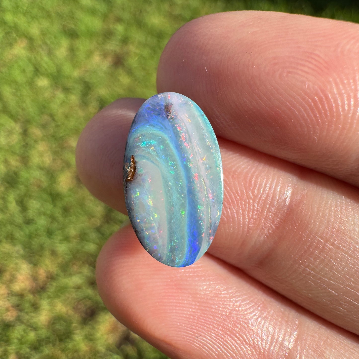 3.85 Ct oval boulder opal