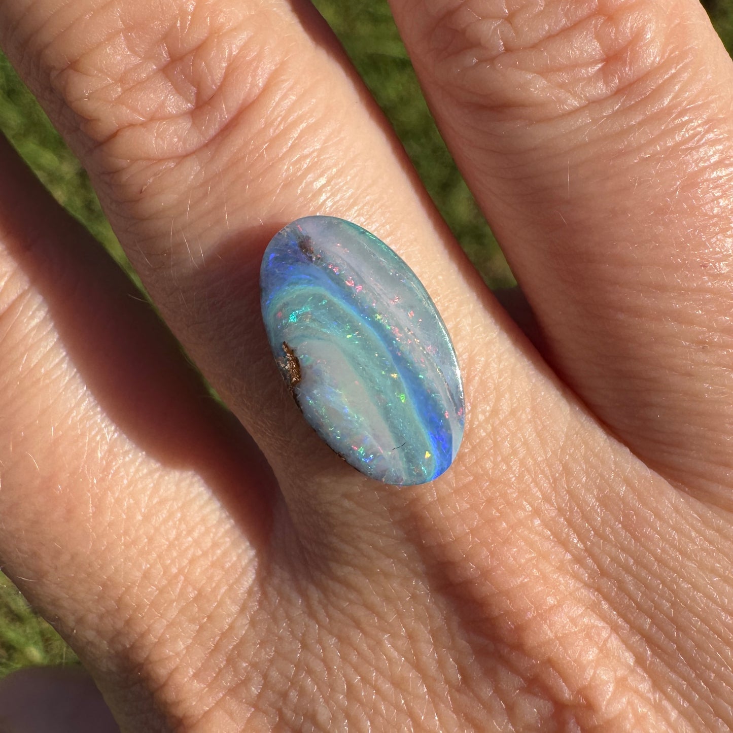 3.85 Ct oval boulder opal