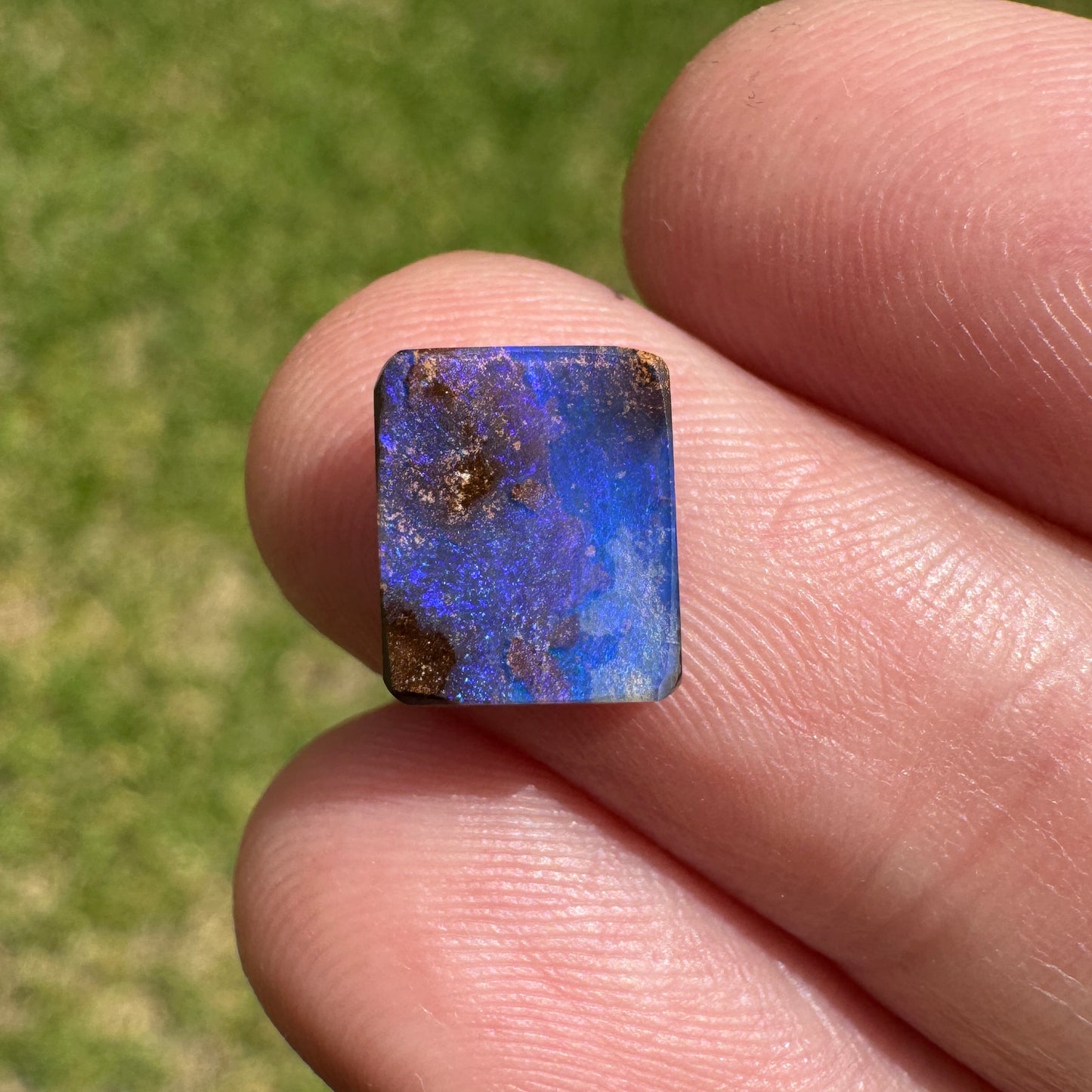 2.21 Ct small boulder opal