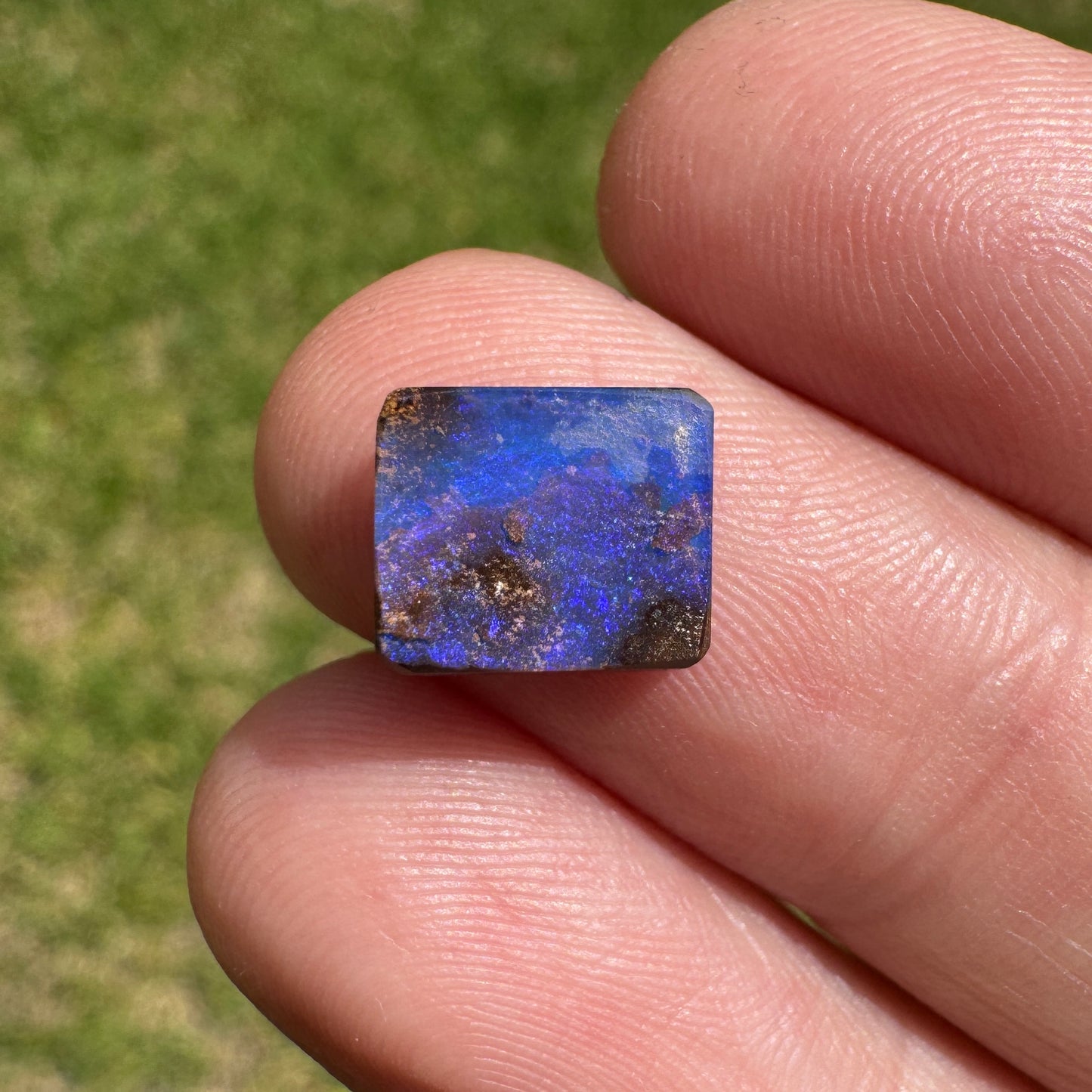 2.21 Ct small boulder opal