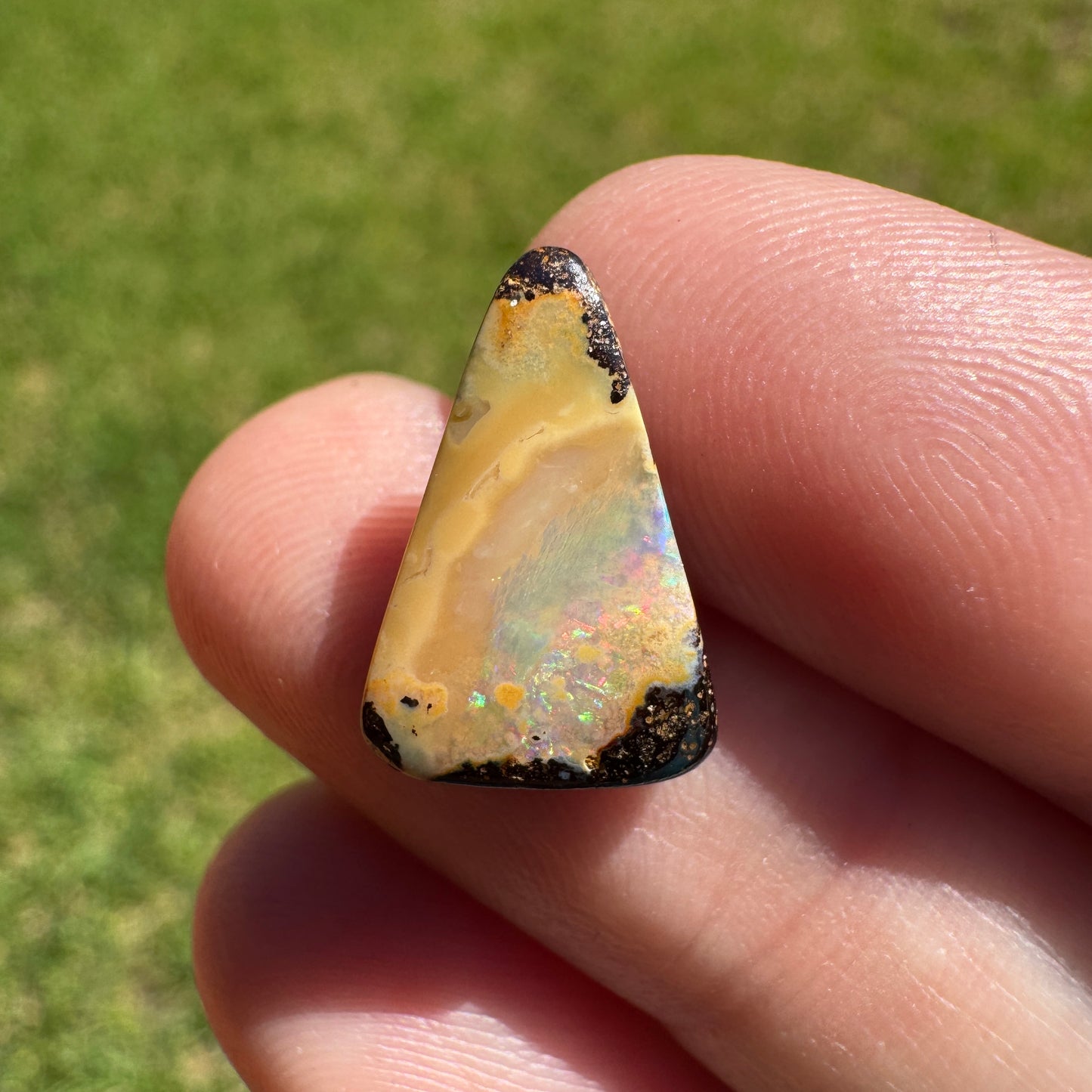 3.45 Ct small boulder opal - Broken River Mining