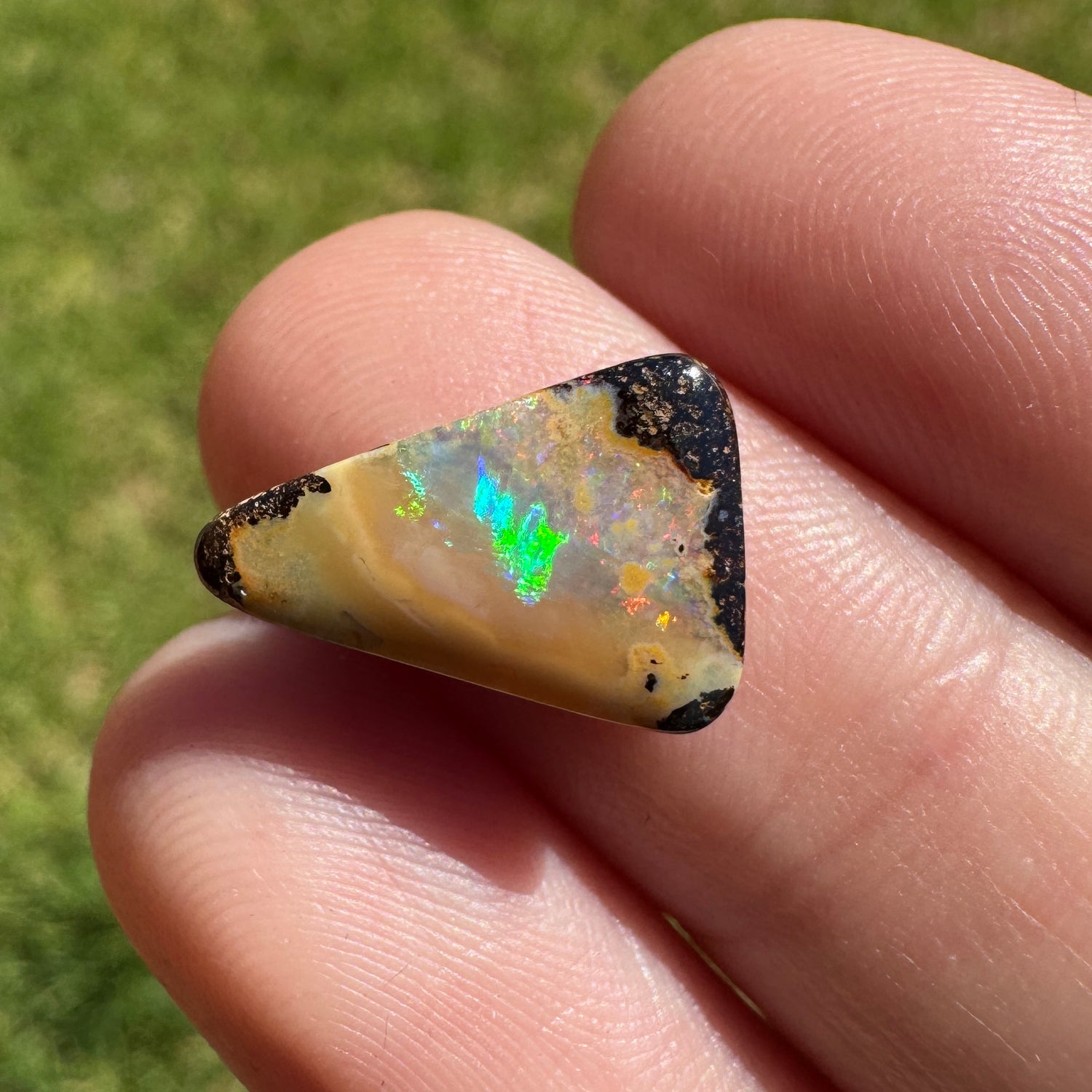3.45 Ct small boulder opal - Broken River Mining