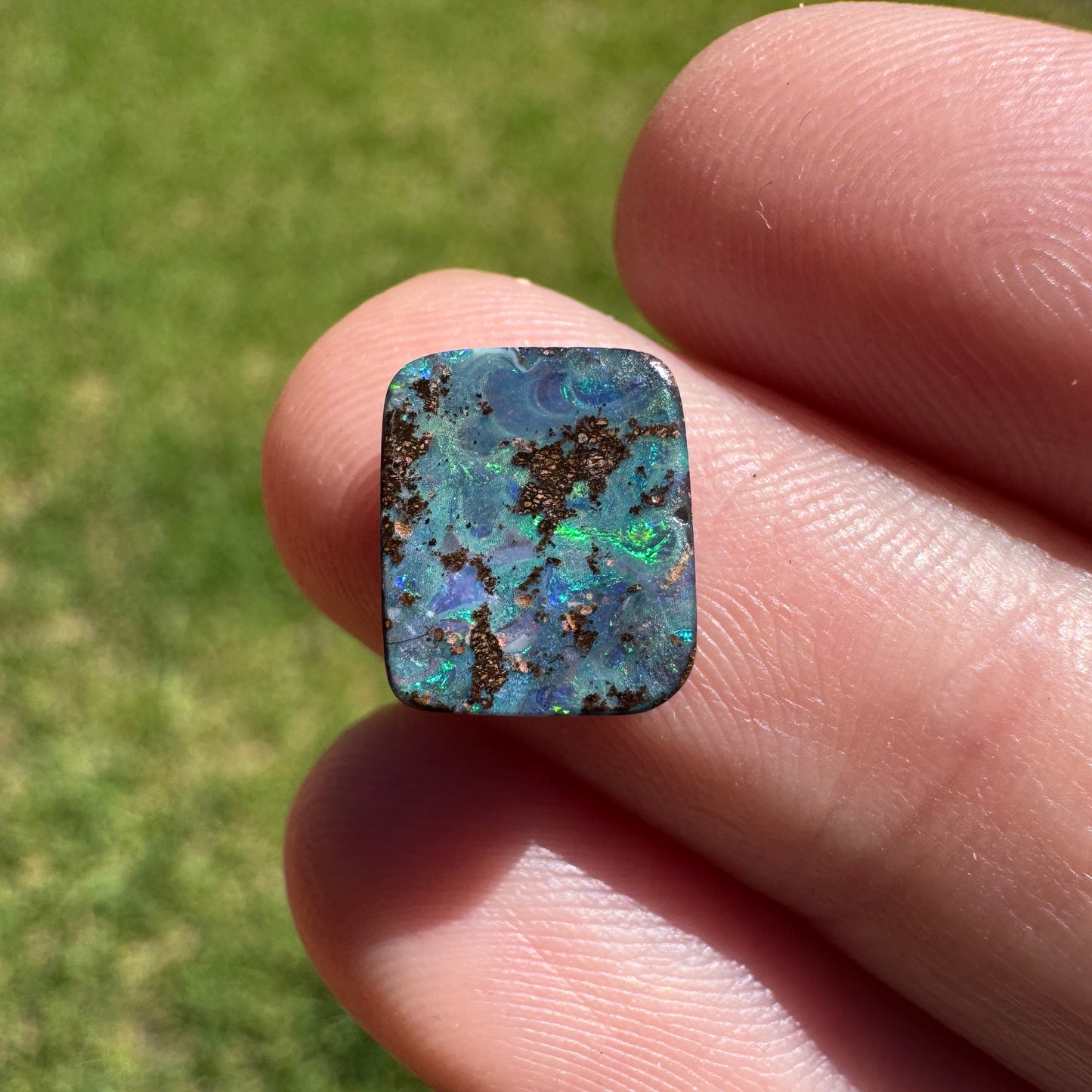 2.86 Ct small boulder opal - Broken River Mining
