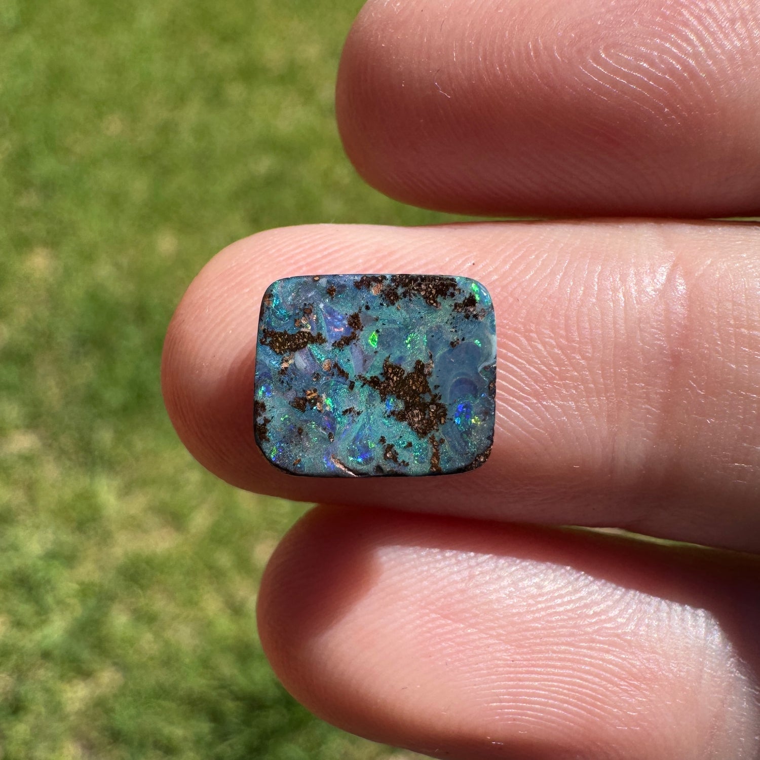 2.86 Ct small boulder opal - Broken River Mining