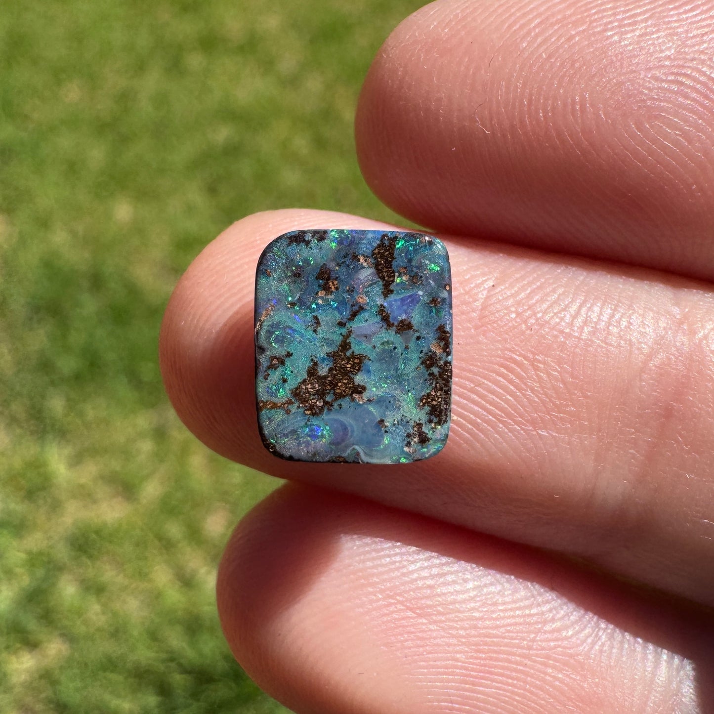 2.86 Ct small boulder opal - Broken River Mining