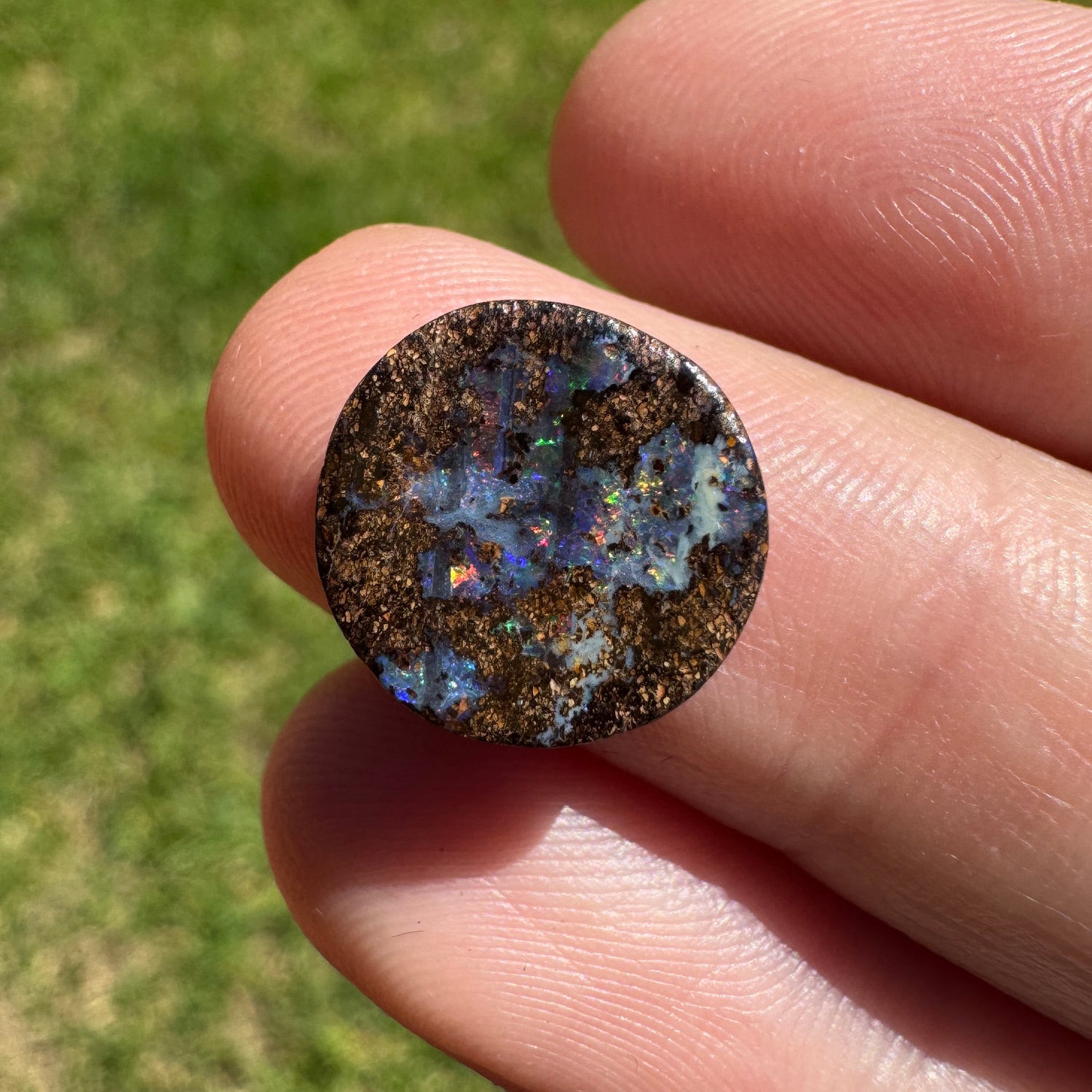 3.00 Ct small boulder opal - Broken River Mining