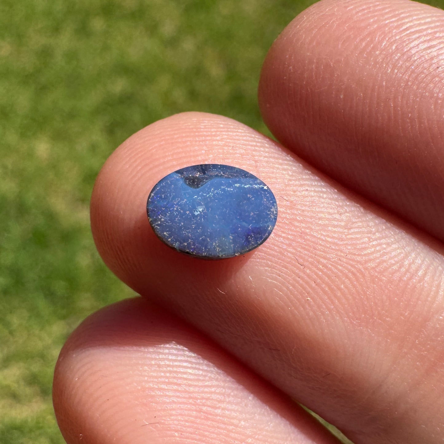 0.95 Ct extra small boulder opal - Broken River Mining