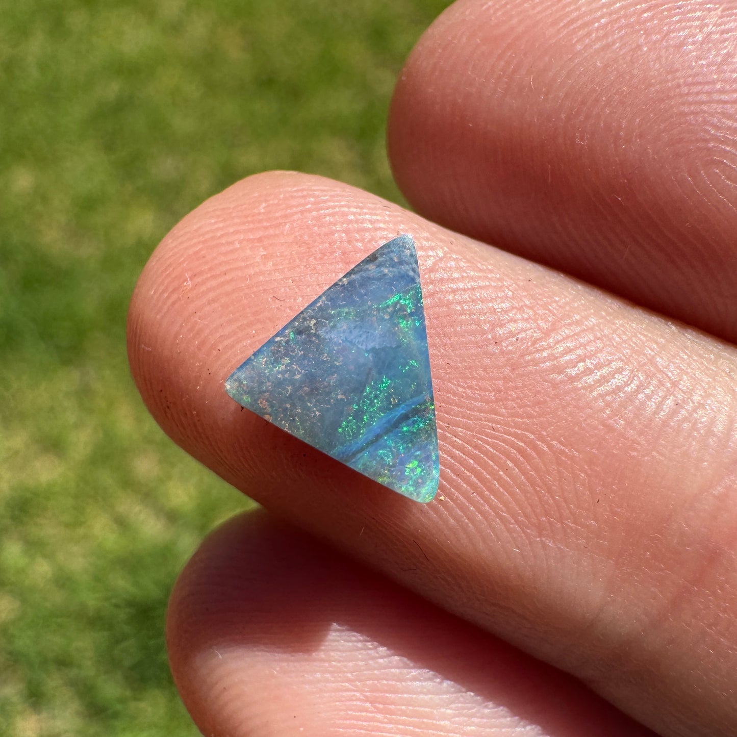 0.95 Ct extra small boulder opal
