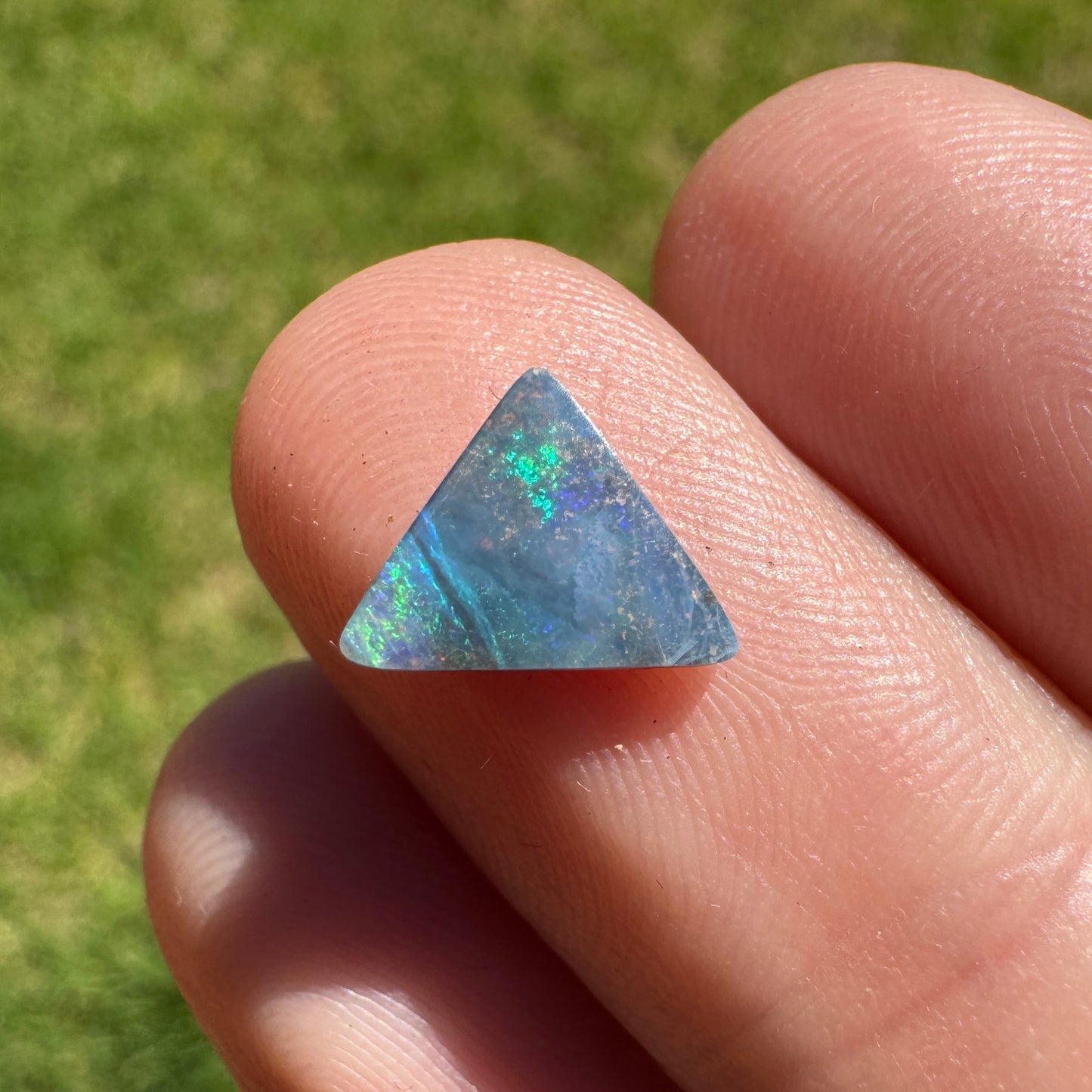 0.95 Ct extra small boulder opal