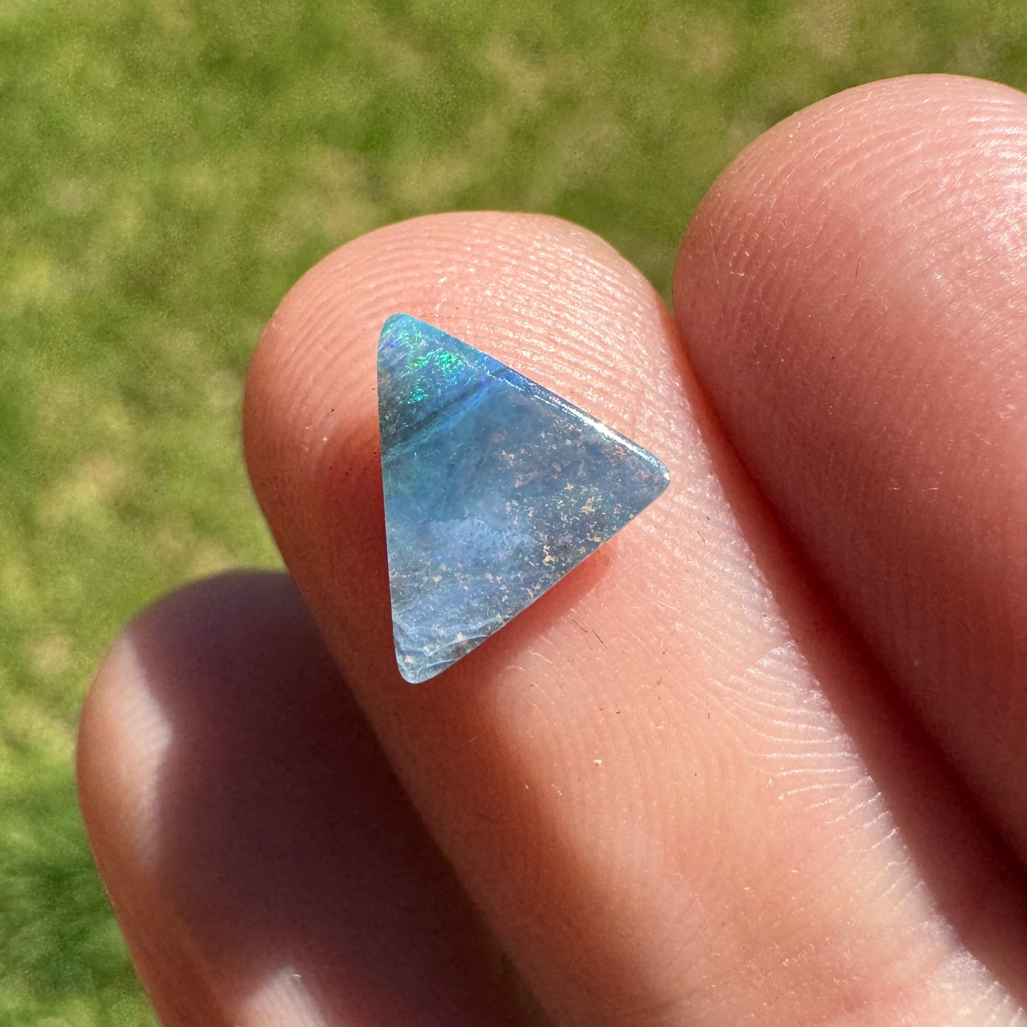 0.95 Ct extra small boulder opal