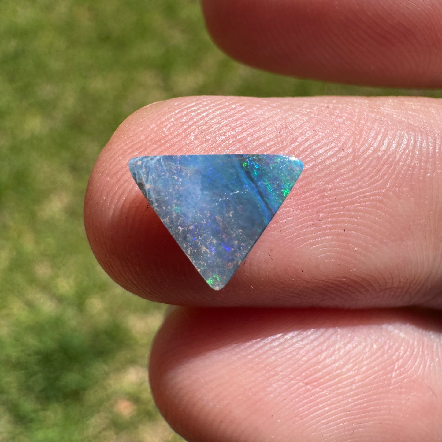 0.95 Ct extra small boulder opal