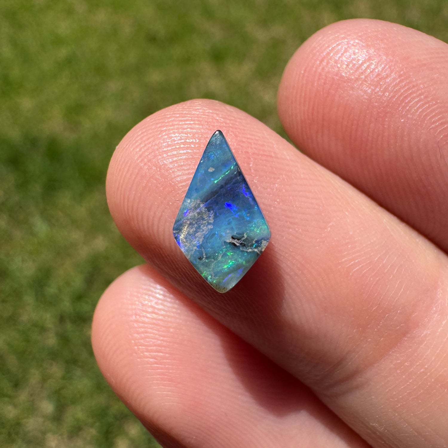 1.26 Ct small boulder opal - Broken River Mining