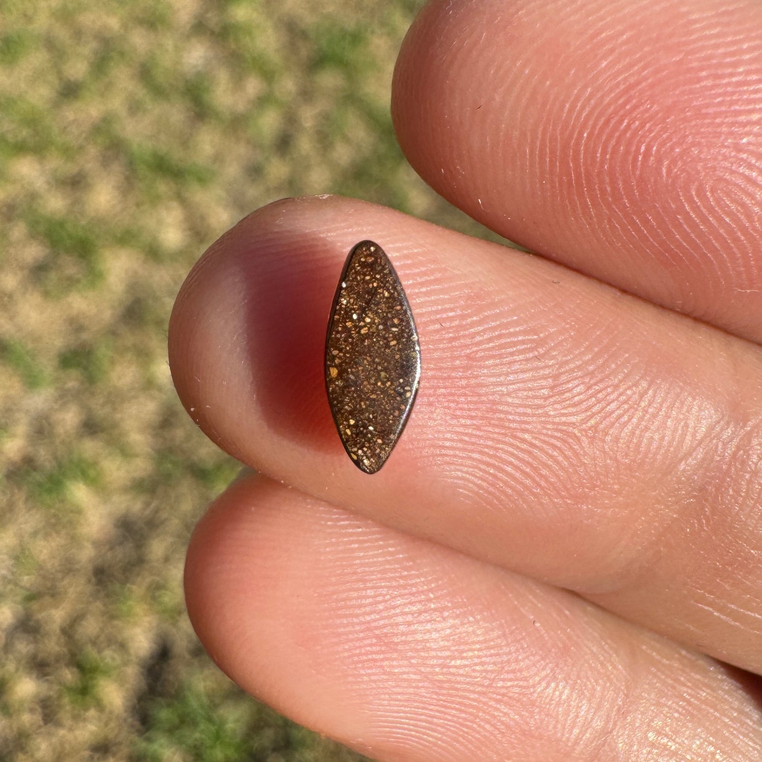 0.76 Ct extra small boulder opal - Broken River Mining