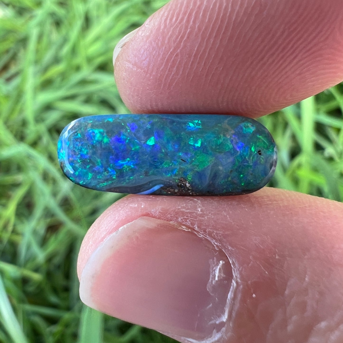 4.80 Ct green-blue boulder opal