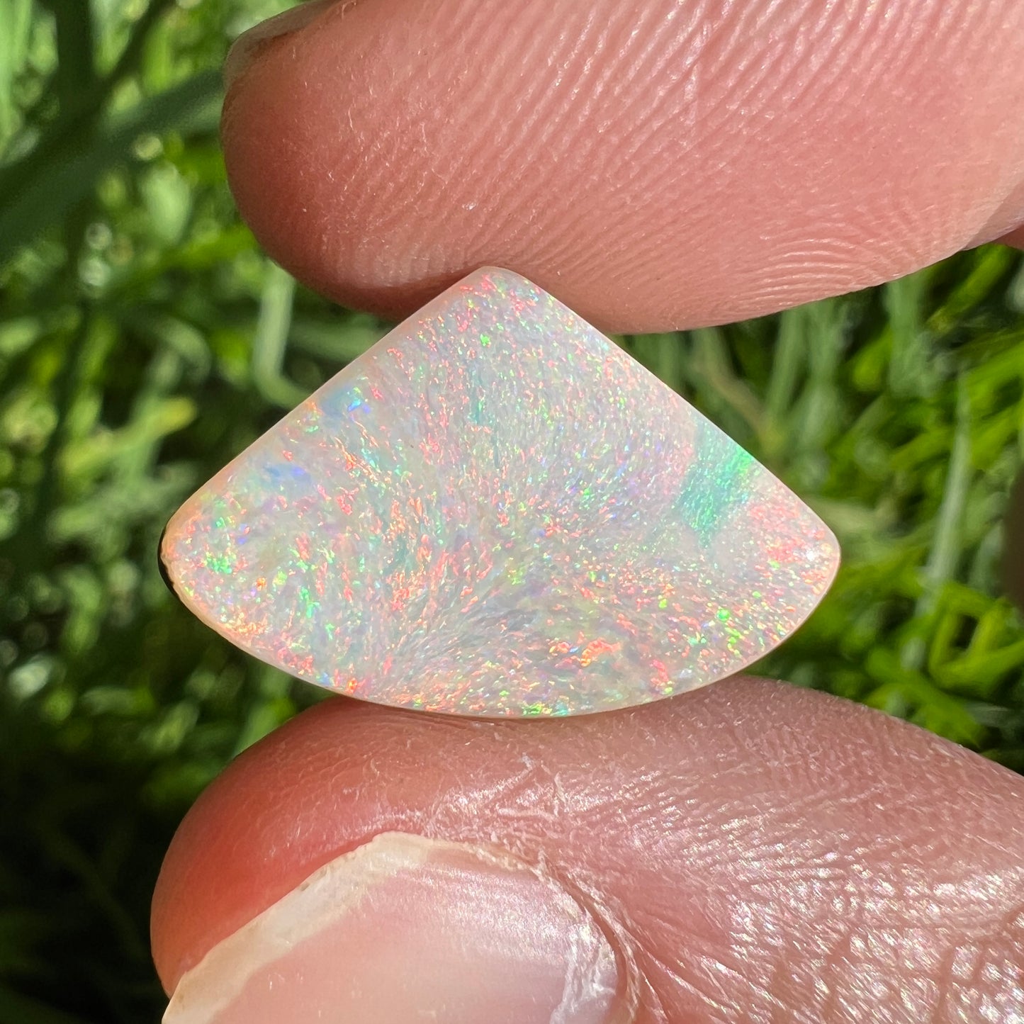 7.30 Ct pastel rainbow boulder opal