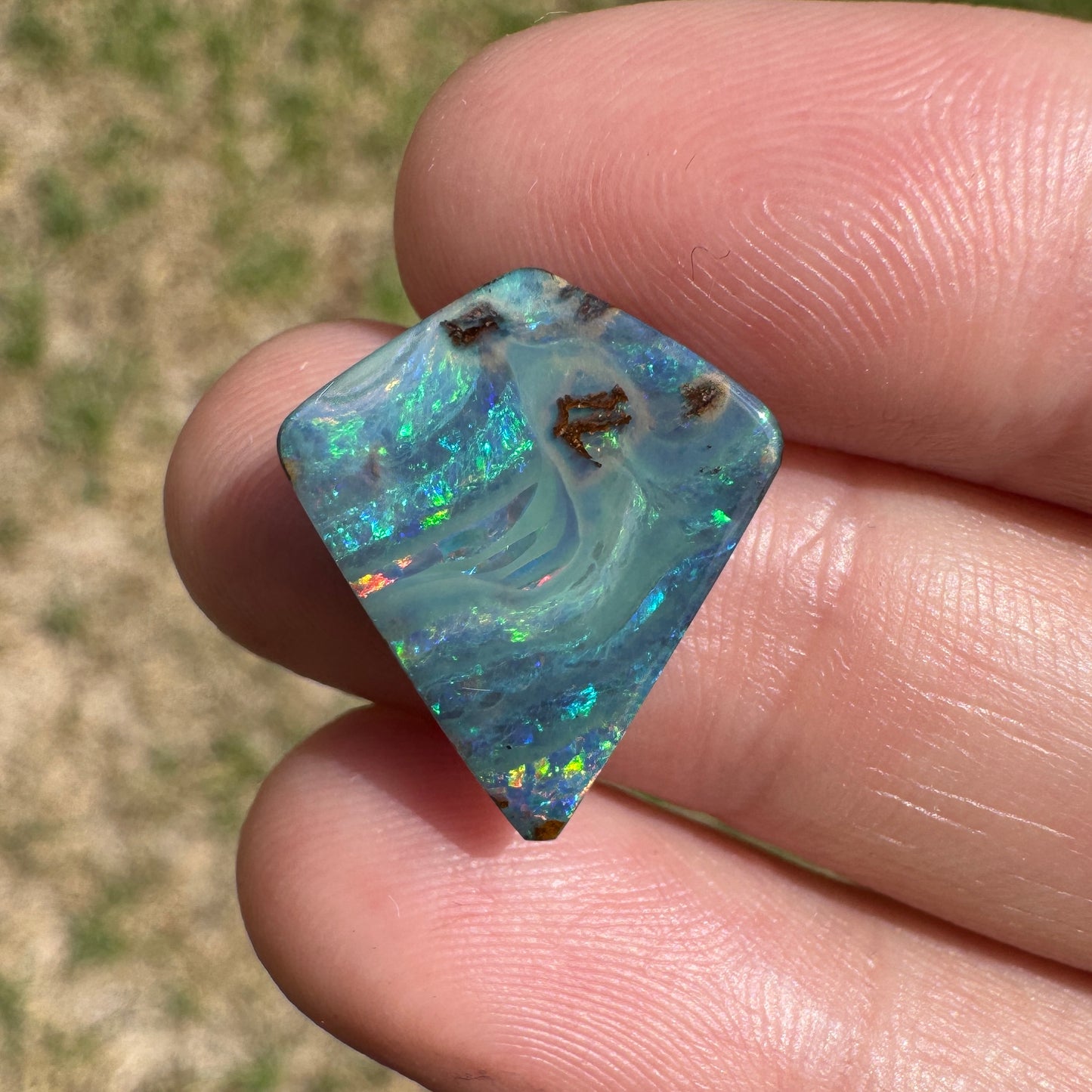 5.27 Ct kite-shaped boulder opal - Broken River Mining