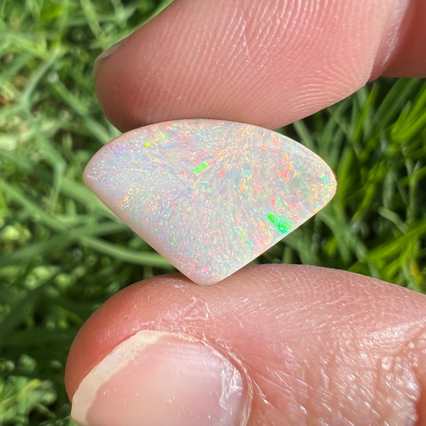 7.30 Ct pastel rainbow boulder opal