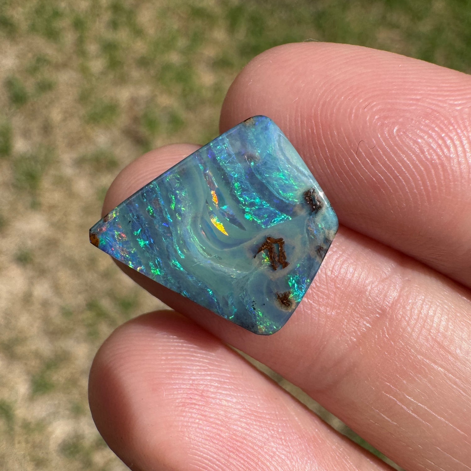 5.27 Ct kite-shaped boulder opal - Broken River Mining