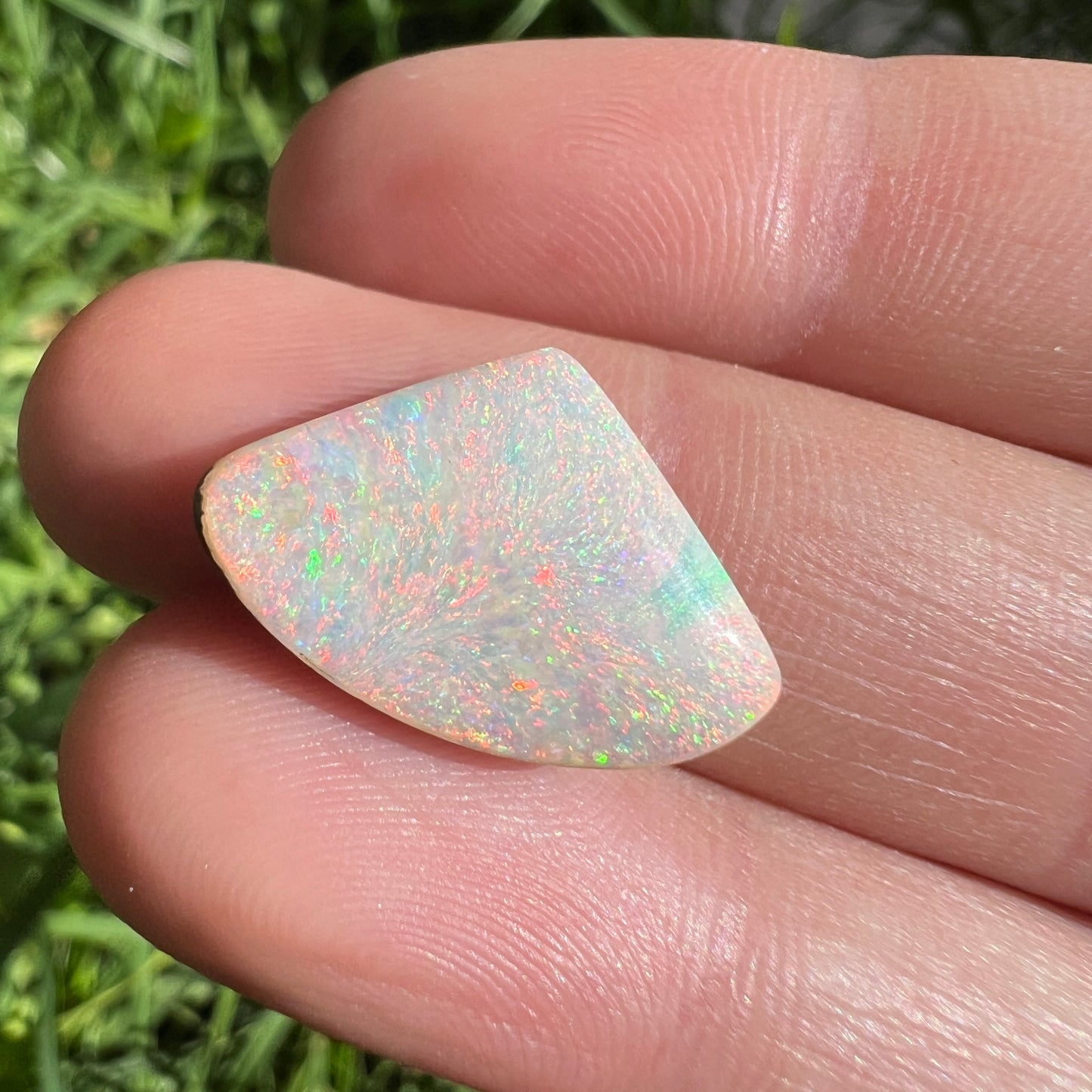 7.30 Ct pastel rainbow boulder opal