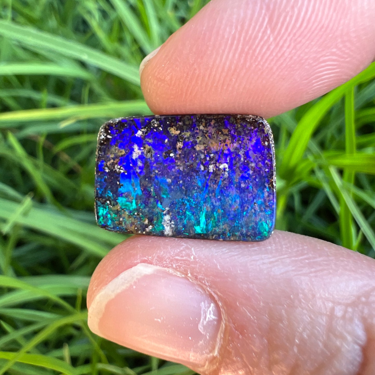 7.54 Ct purple and green boulder opal